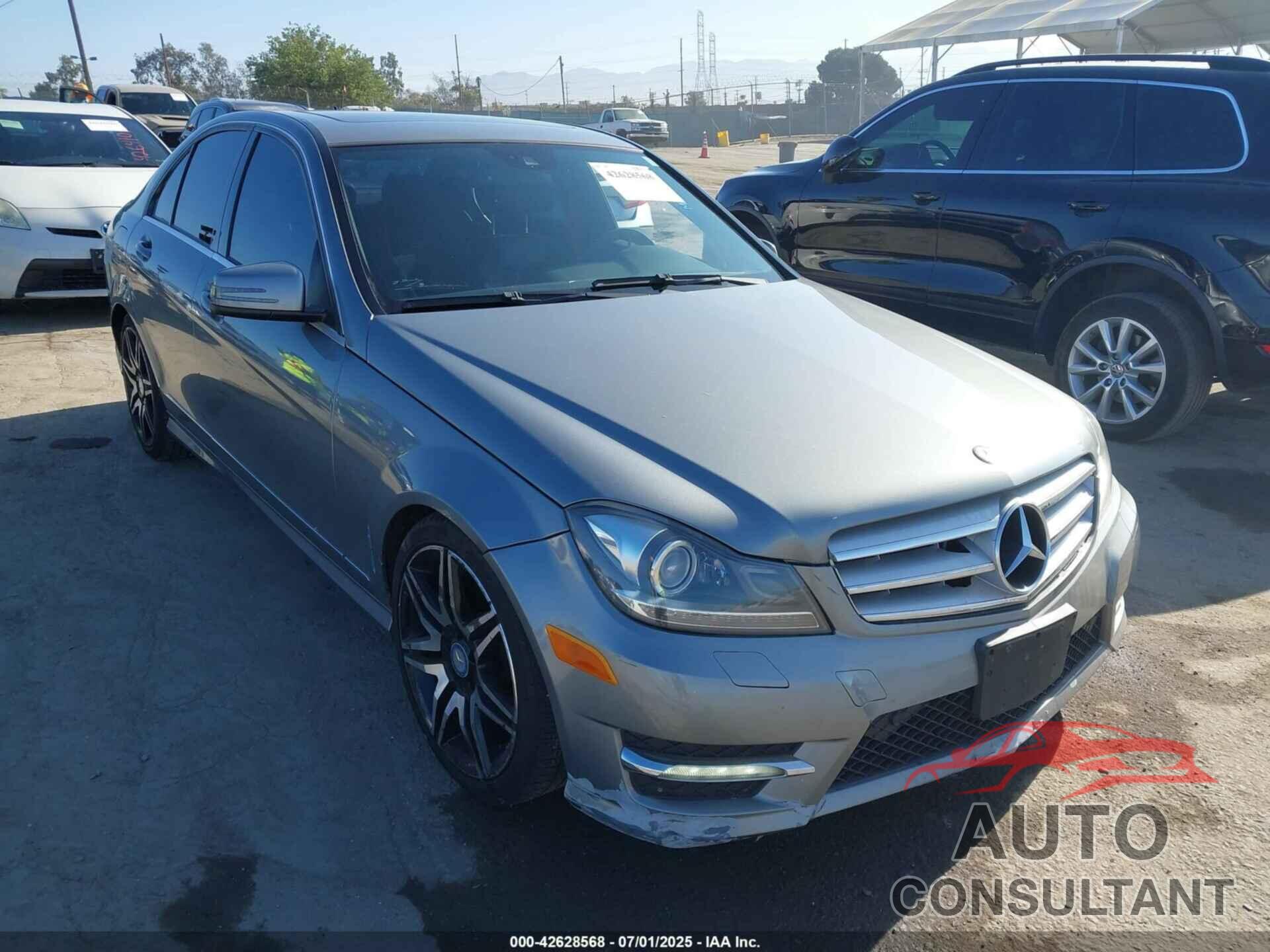 MERCEDES-BENZ C 250 2013 - WDDGF4HB1DR268119