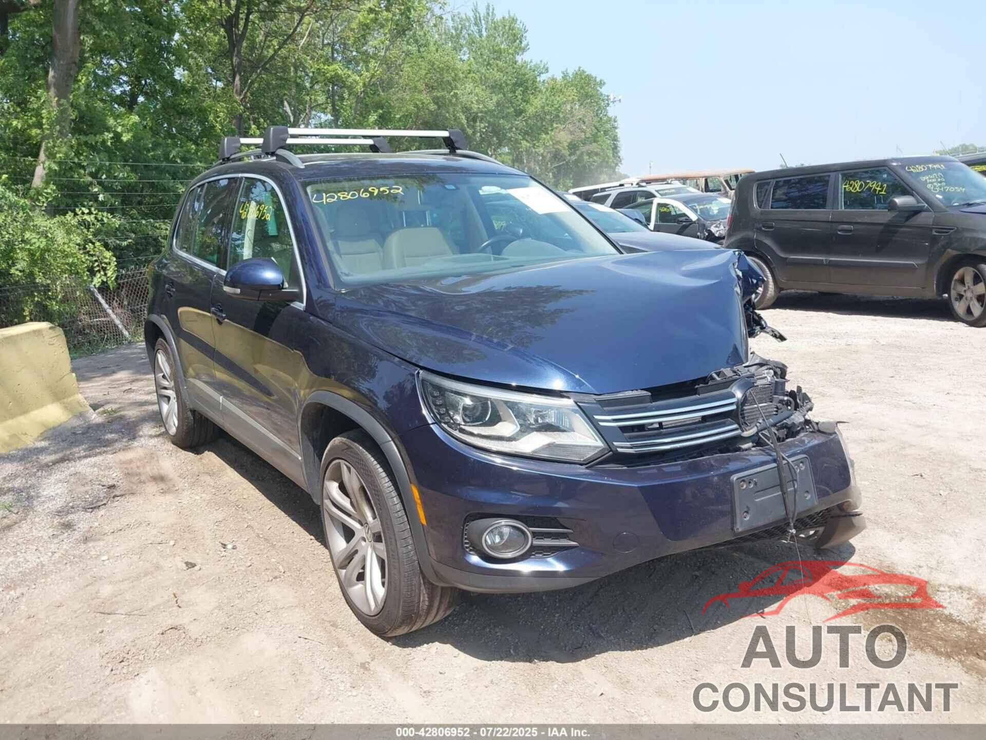 VOLKSWAGEN TIGUAN 2016 - WVGBV7AX2GW608121