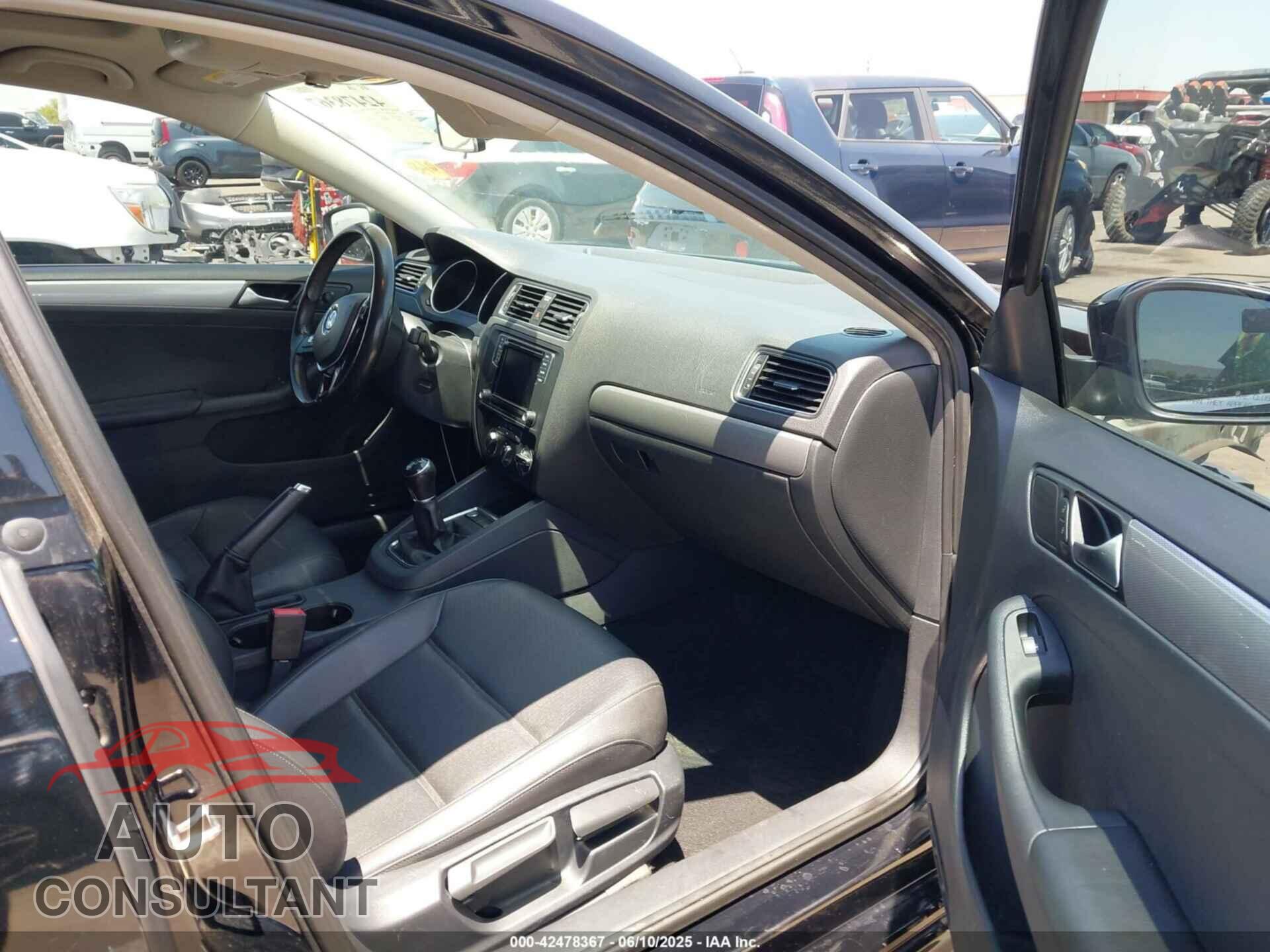 VOLKSWAGEN JETTA 2017 - 3VWB67AJ3HM259675