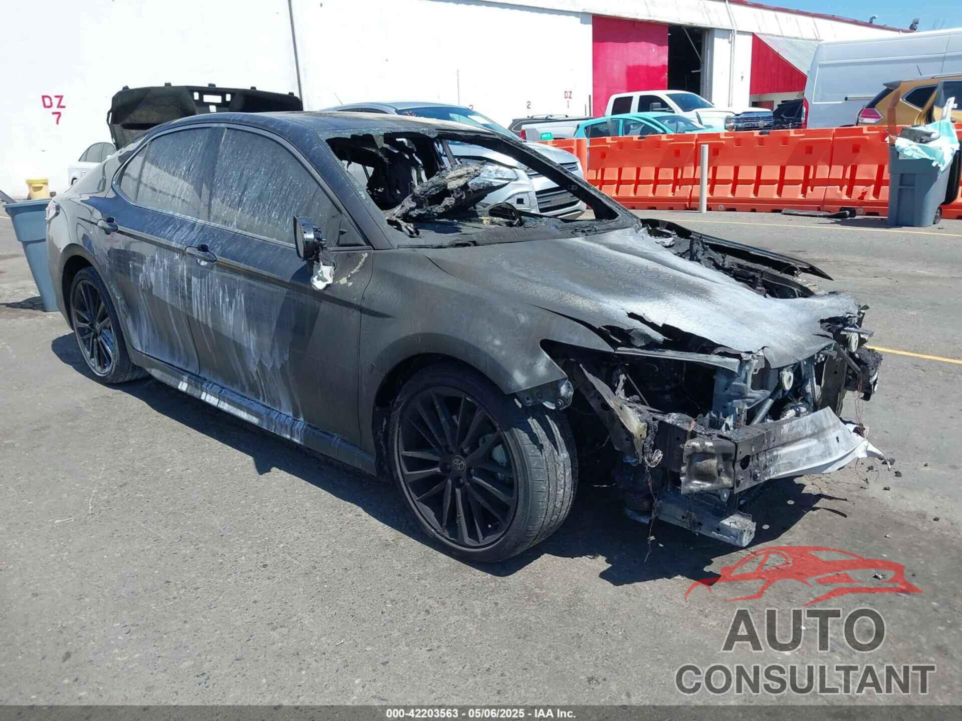 TOYOTA CAMRY 2021 - 4T1K61AK6MU590079