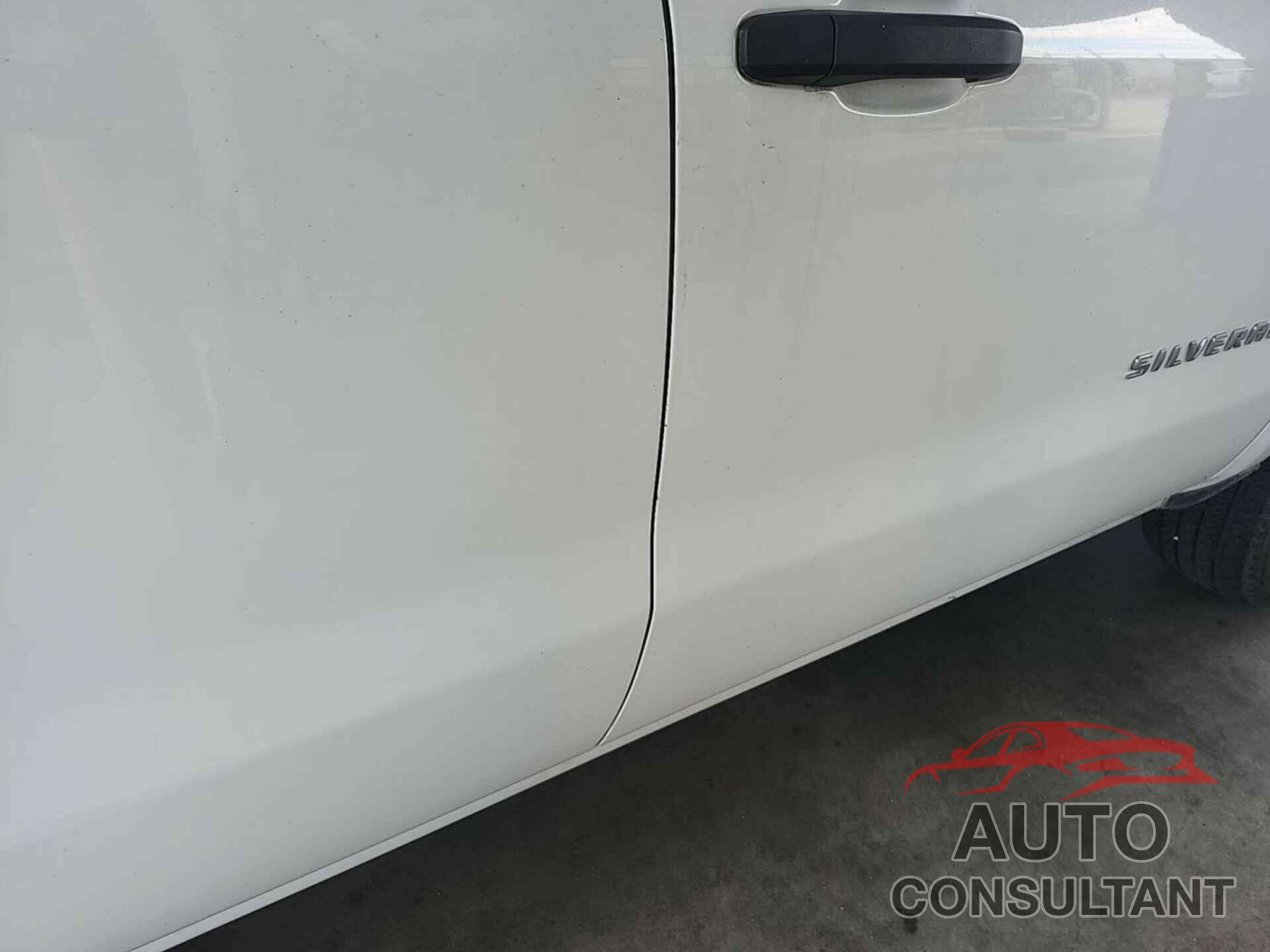 CHEVROLET SILVERADO 2018 - 1GCRCNEC1JZ146483