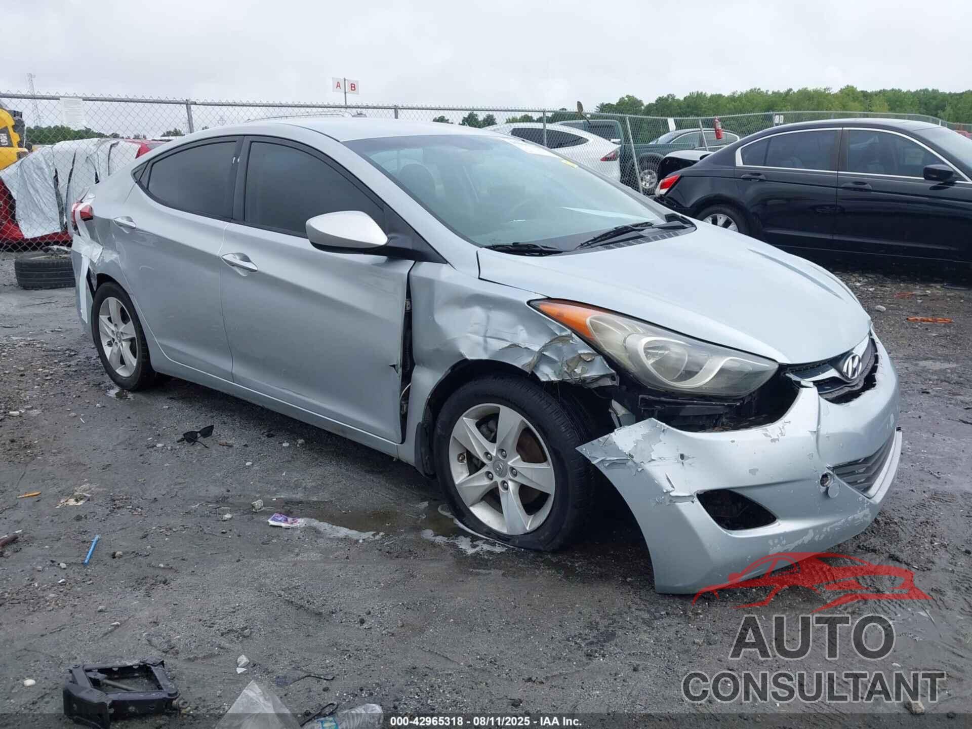 HYUNDAI ELANTRA 2012 - 5NPDH4AE1CH147141