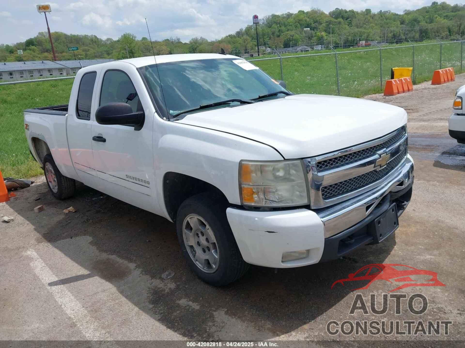 CHEVROLET SILVERADO 1500 2011 - 1GCRKSE30BZ169661