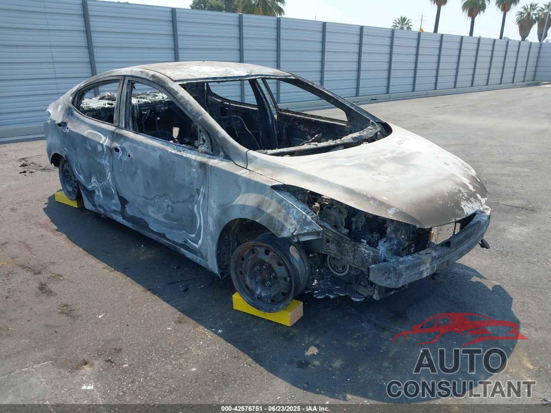 HYUNDAI ELANTRA 2016 - 5NPDH4AE5GH786029