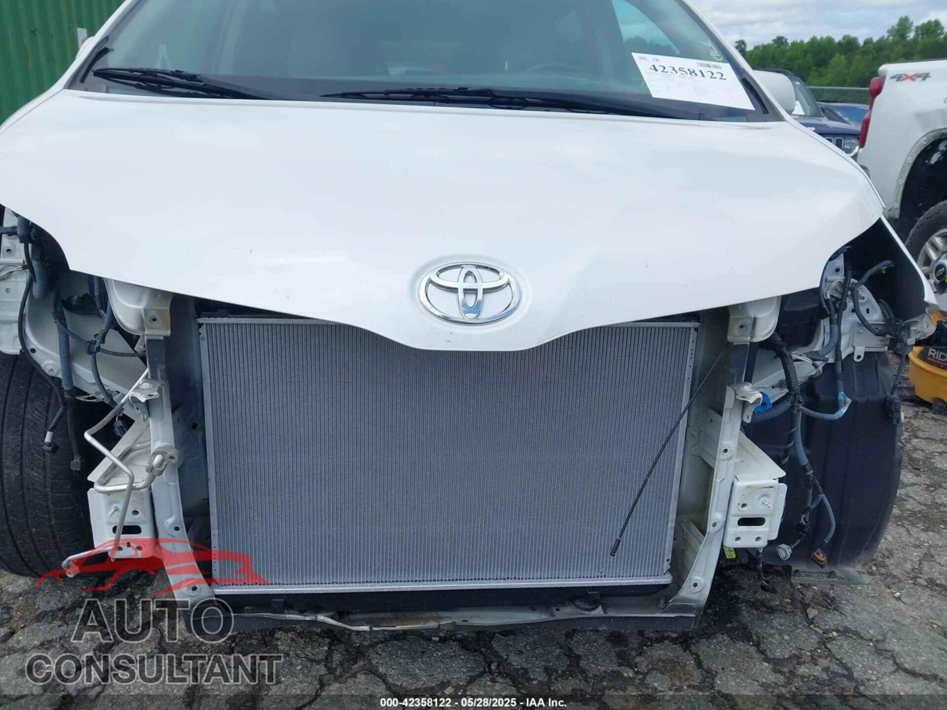 TOYOTA SIENNA 2015 - 5TDYK3DC1FS529997