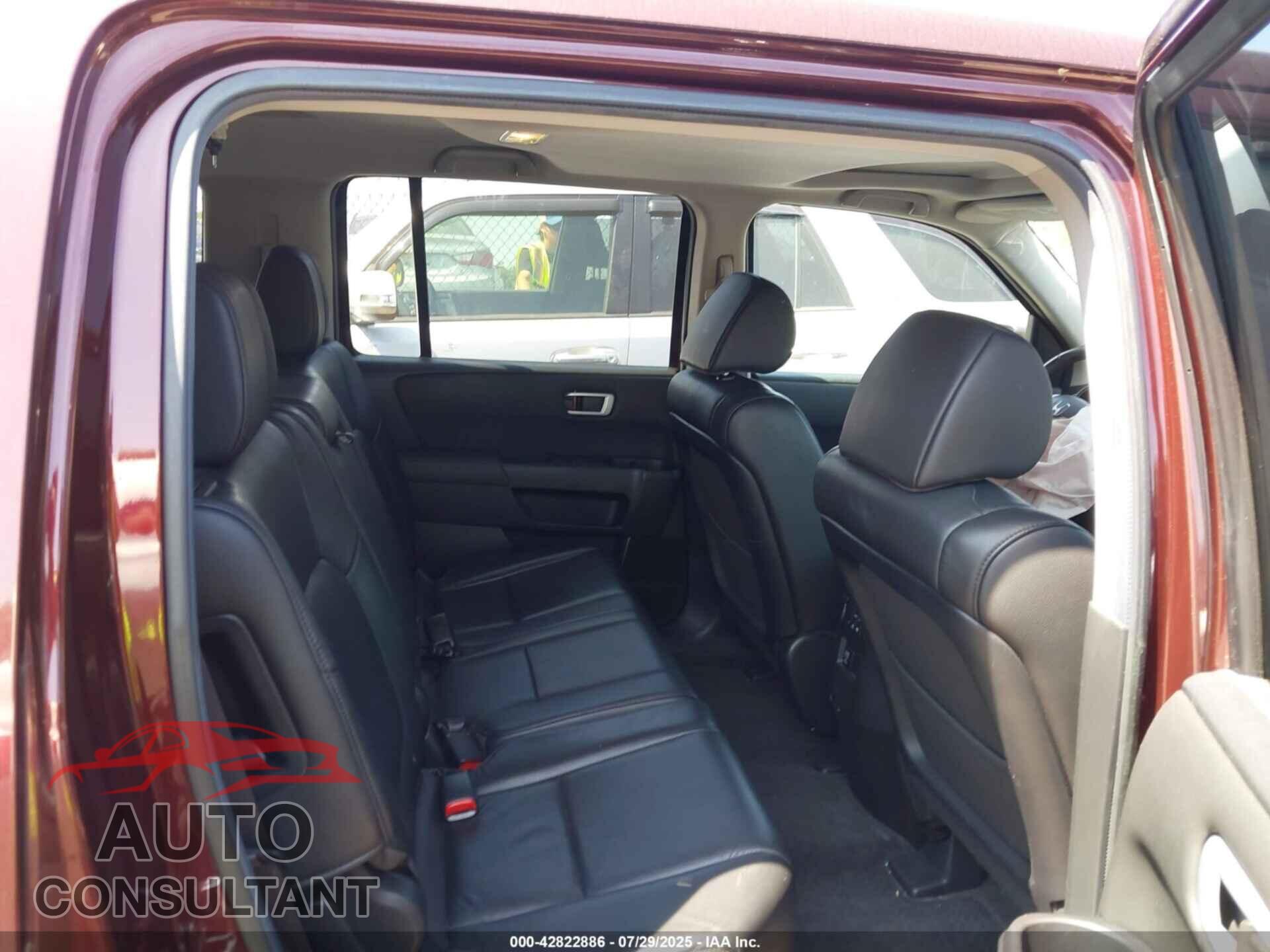 HONDA PILOT 2013 - 5FNYF4H52DB036353