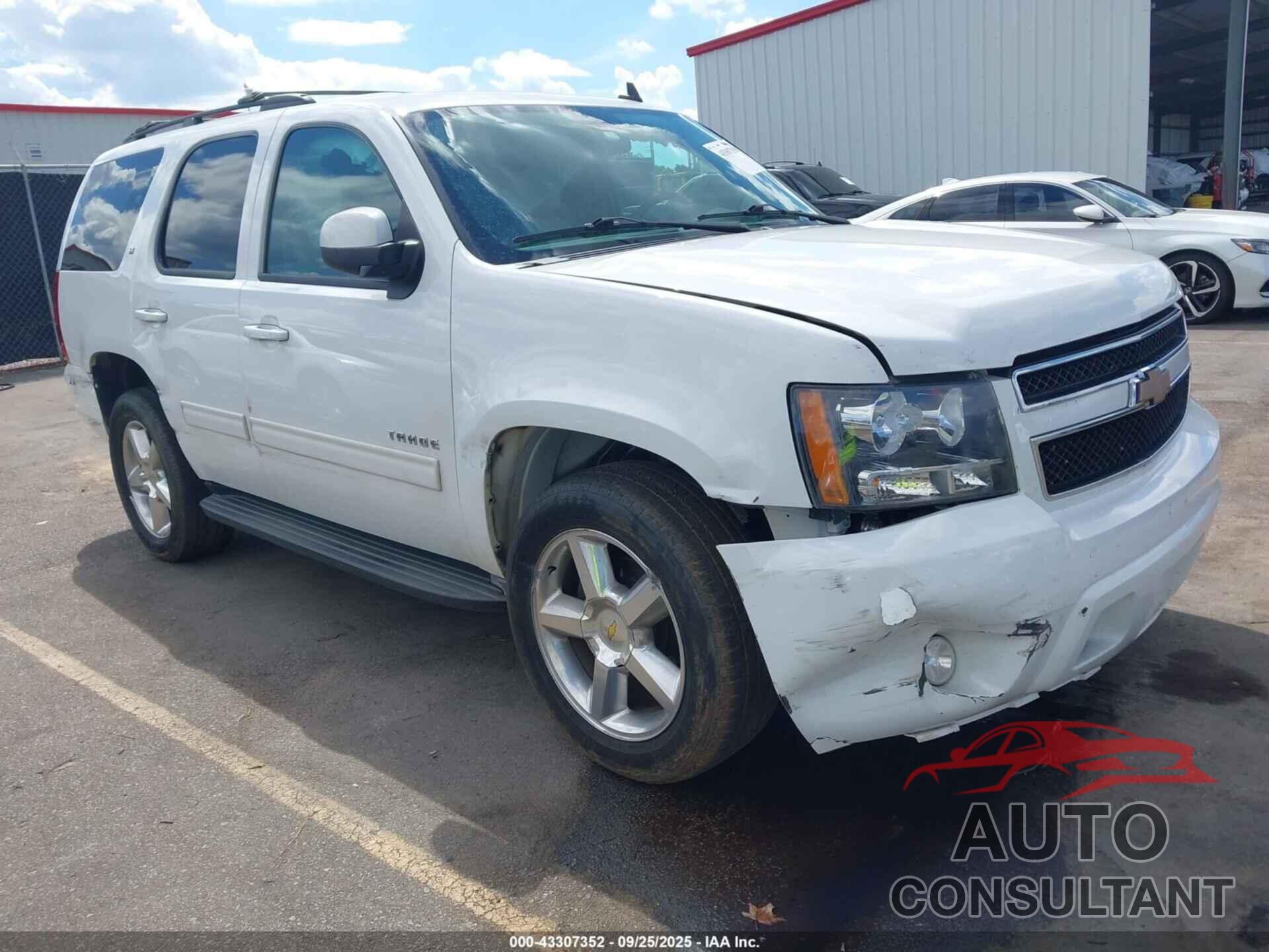 CHEVROLET TAHOE 2013 - 1GNSCBE06DR357065