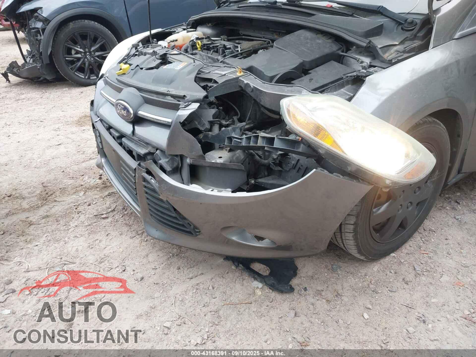 FORD FOCUS 2014 - 1FADP3F21EL456107
