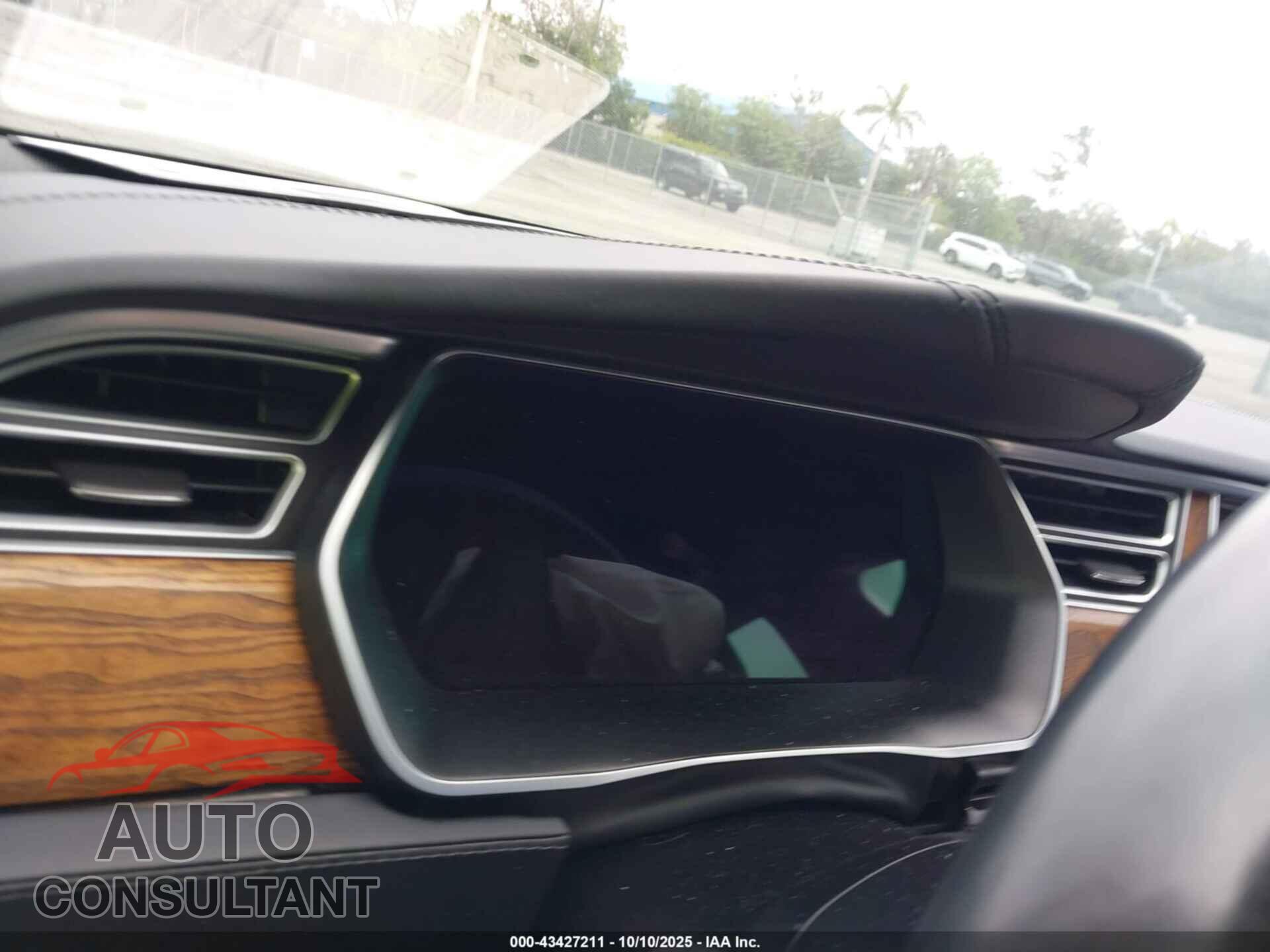 TESLA MODEL S 2017 - 5YJSA1E25HF215795