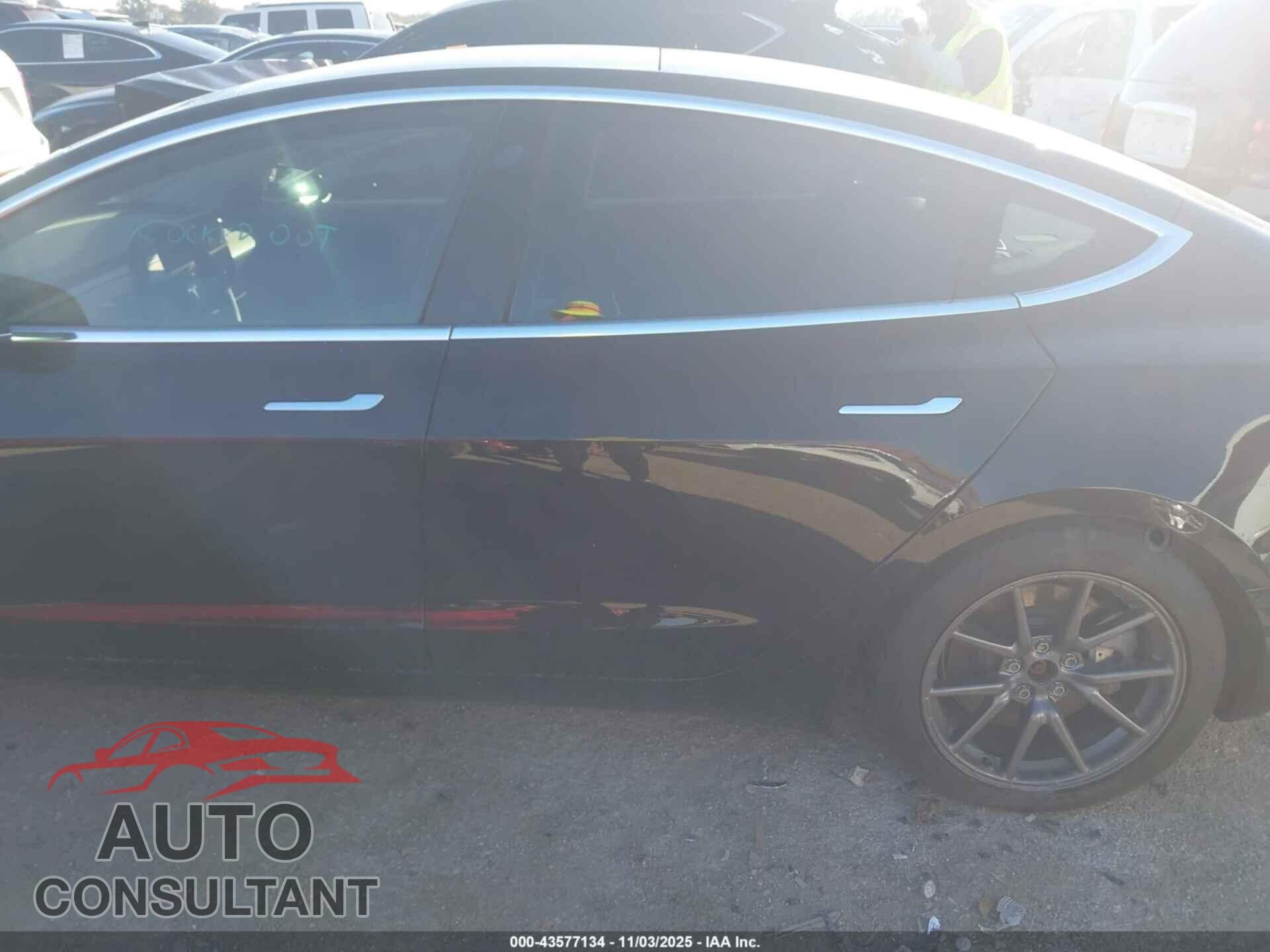 TESLA MODEL 3 2018 - 5YJ3E1EB8JF092993