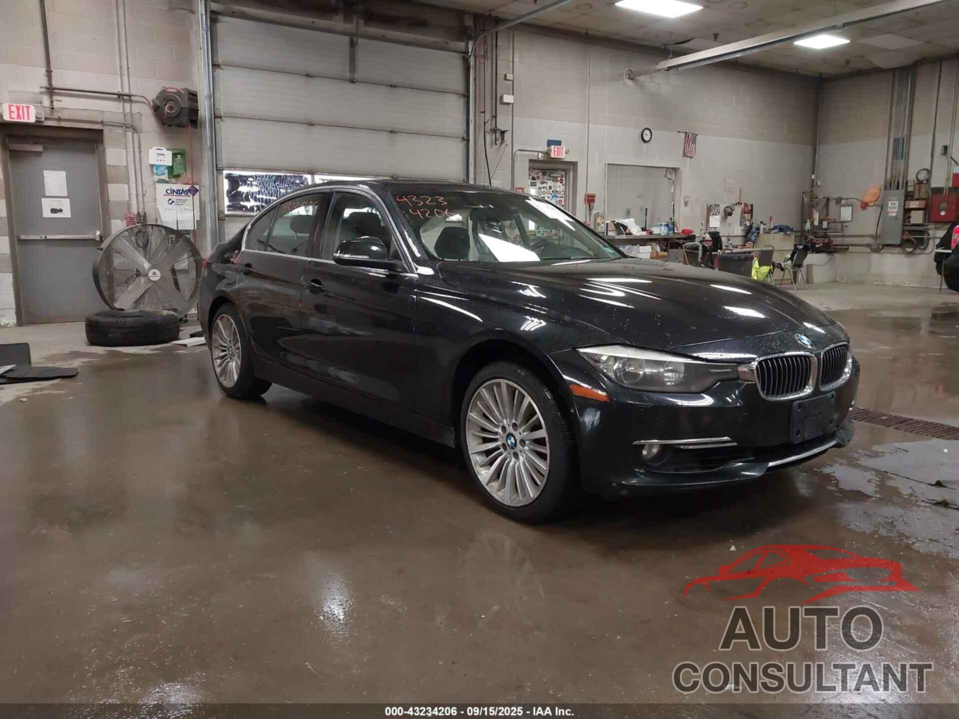 BMW 328I 2013 - WBA3B3C51DJ812226