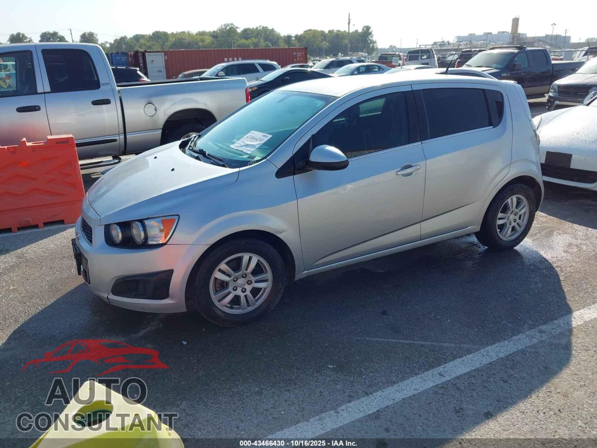 CHEVROLET SONIC 2014 - 1G1JC6SH4E4148131