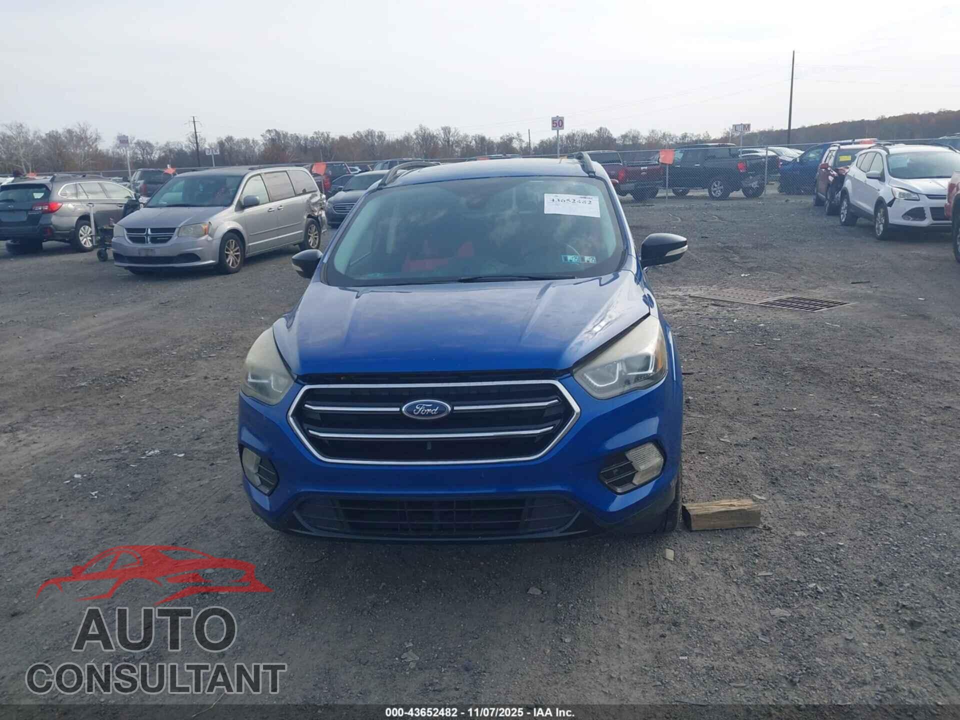 FORD ESCAPE 2017 - 1FMCU9JD5HUD86258