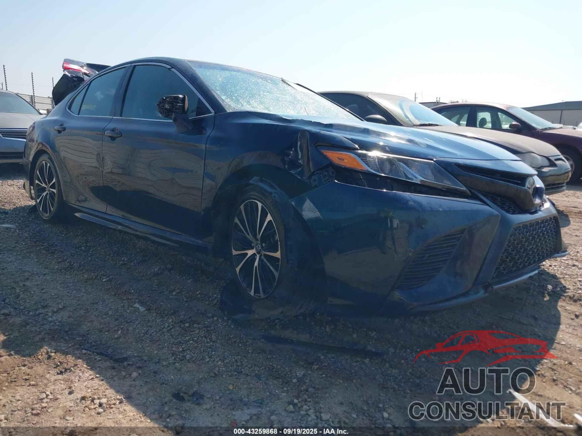 TOYOTA CAMRY 2018 - 4T1B11HK3JU634278