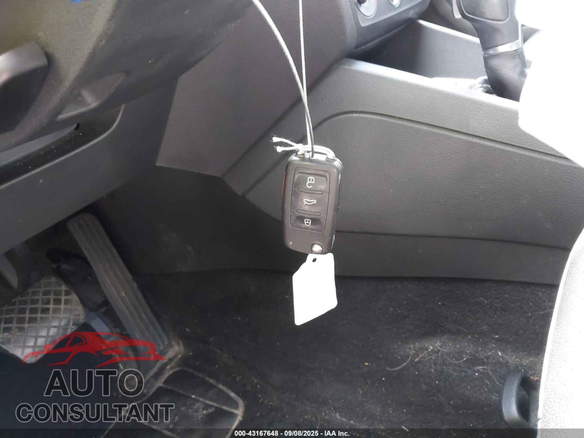 VOLKSWAGEN JETTA 2017 - 3VWDB7AJ7HM255987