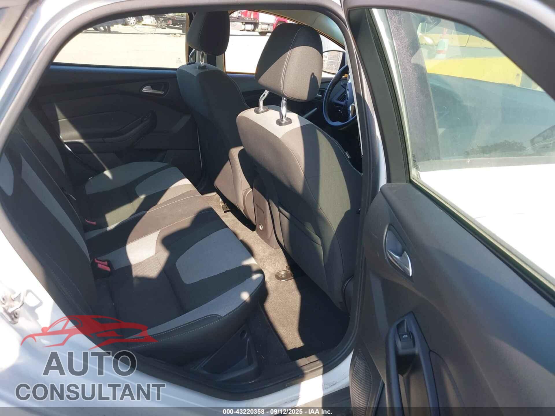 FORD FOCUS 2012 - 1FAHP3F24CL258247