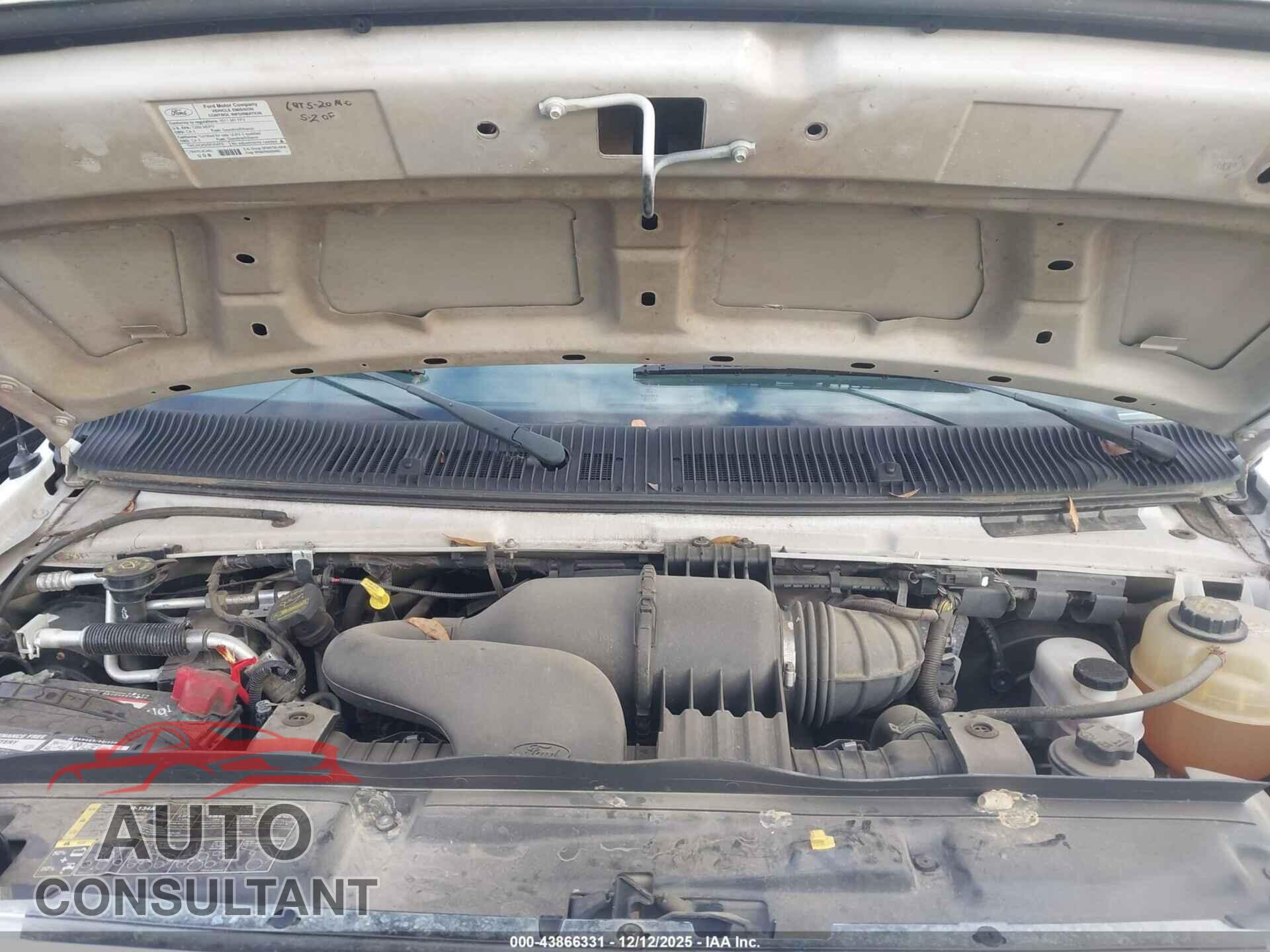 FORD E-350 SUPER DUTY 2011 - 1FBSS3BL7BDB08515