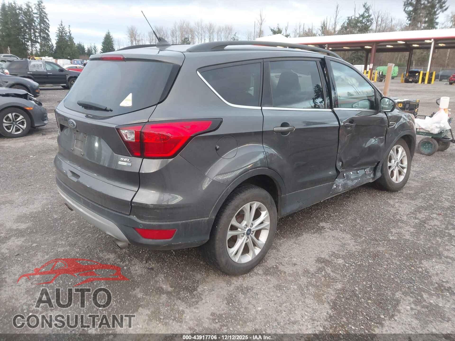 FORD ESCAPE 2019 - 1FMCU9HD9KUC31998