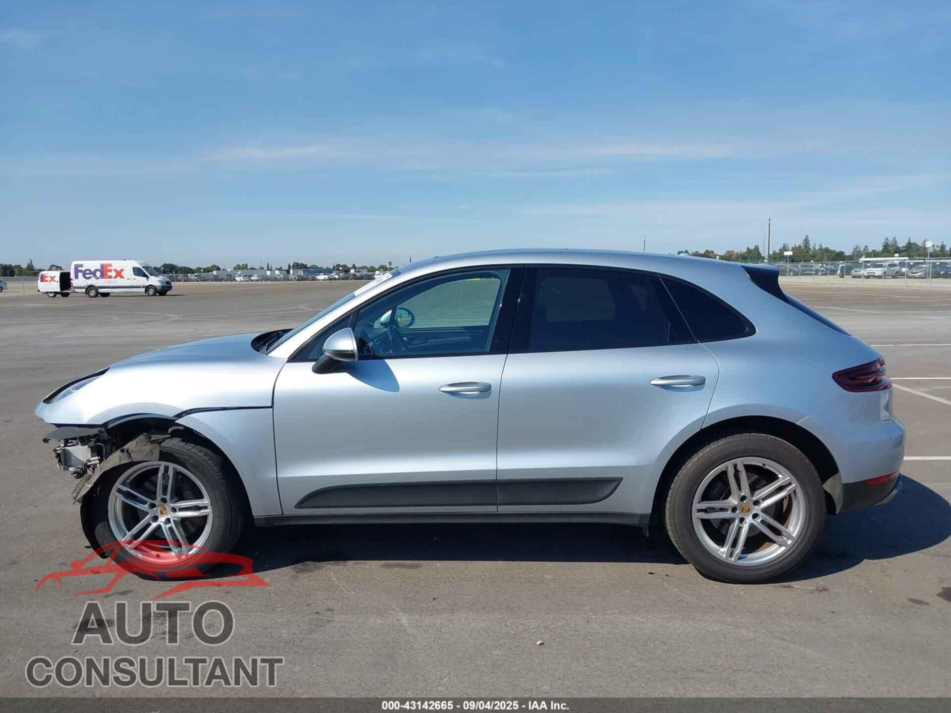PORSCHE MACAN 2017 - WP1AA2A54HLB02143