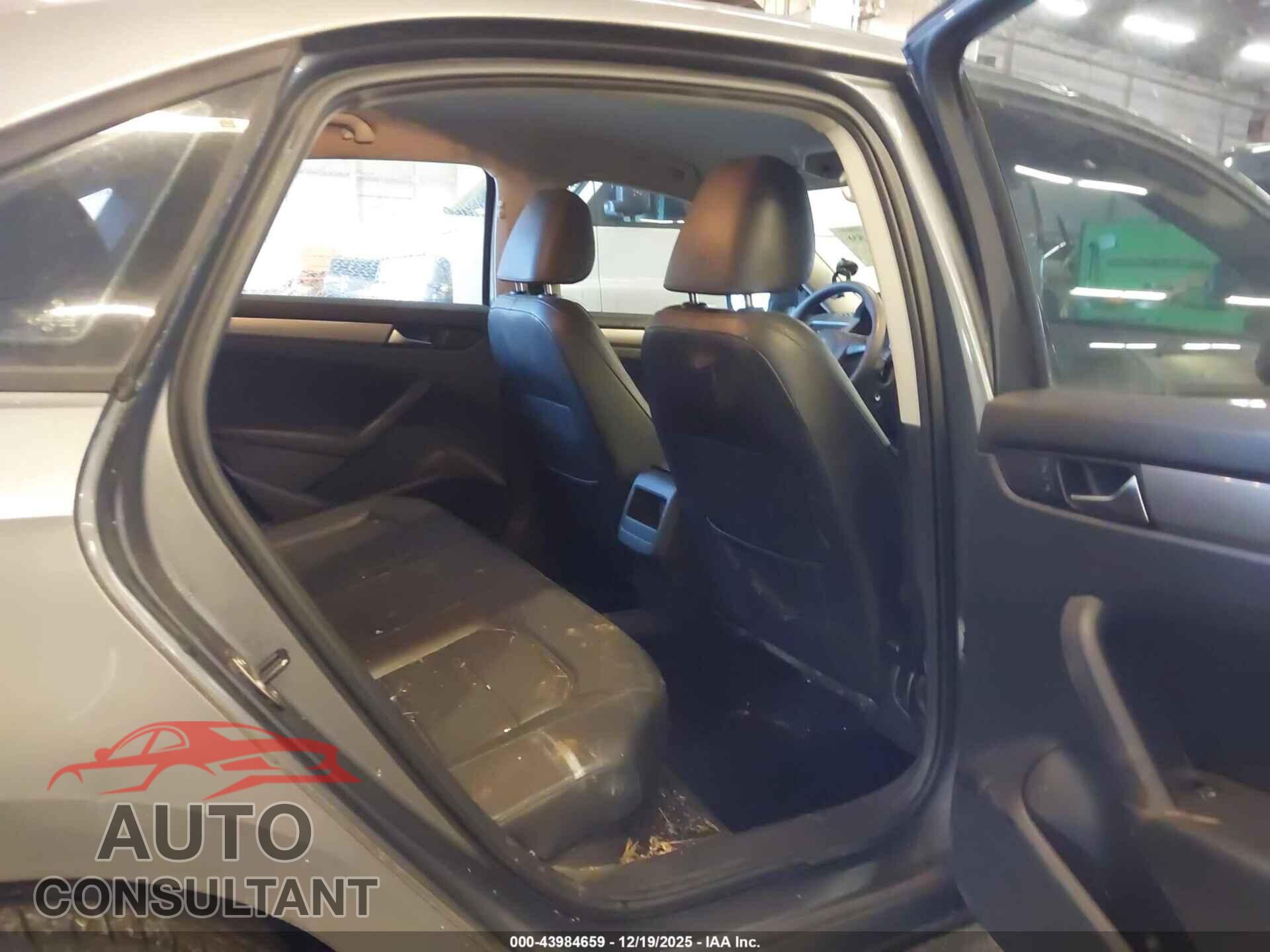 VOLKSWAGEN PASSAT 2013 - 1VWAP7A37DC139612
