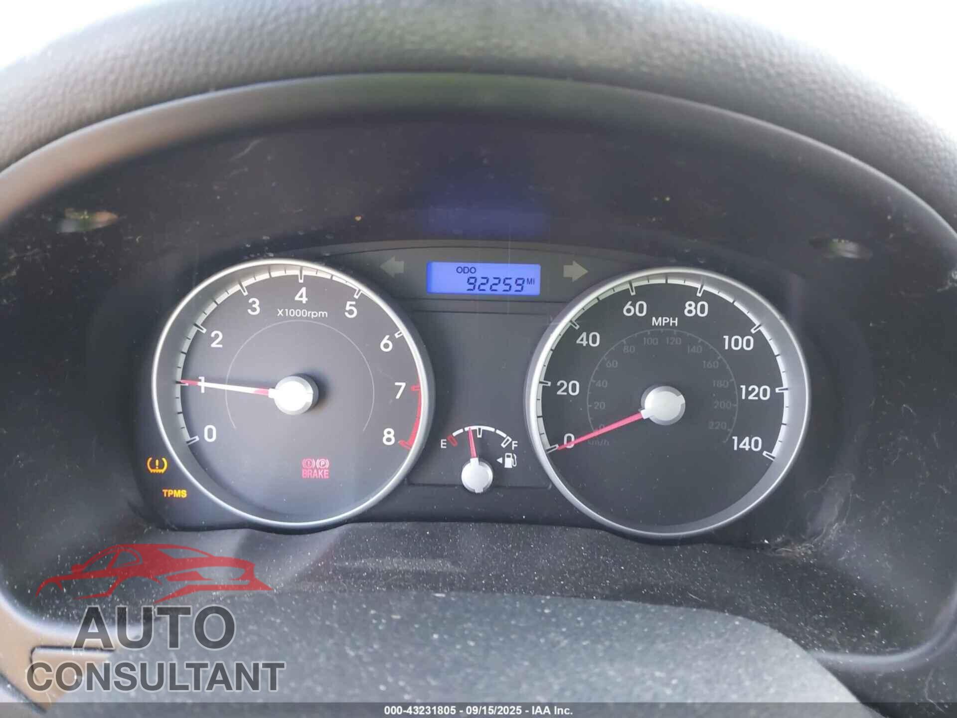 HYUNDAI ACCENT 2011 - KMHCM3AC8BU186342
