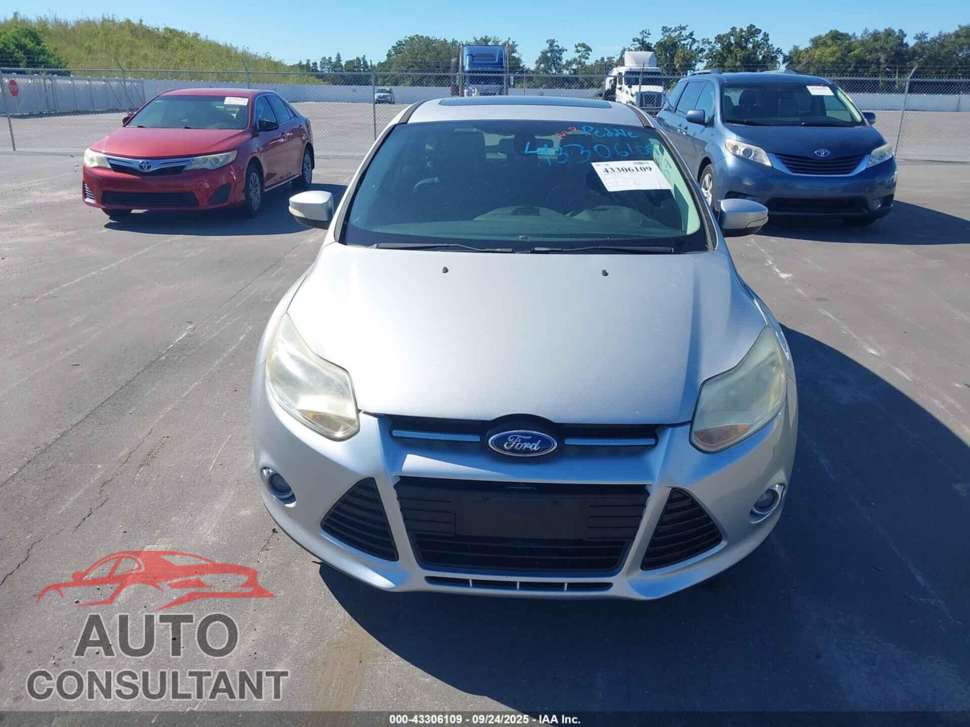 FORD FOCUS 2012 - 1FAHP3M23CL404236