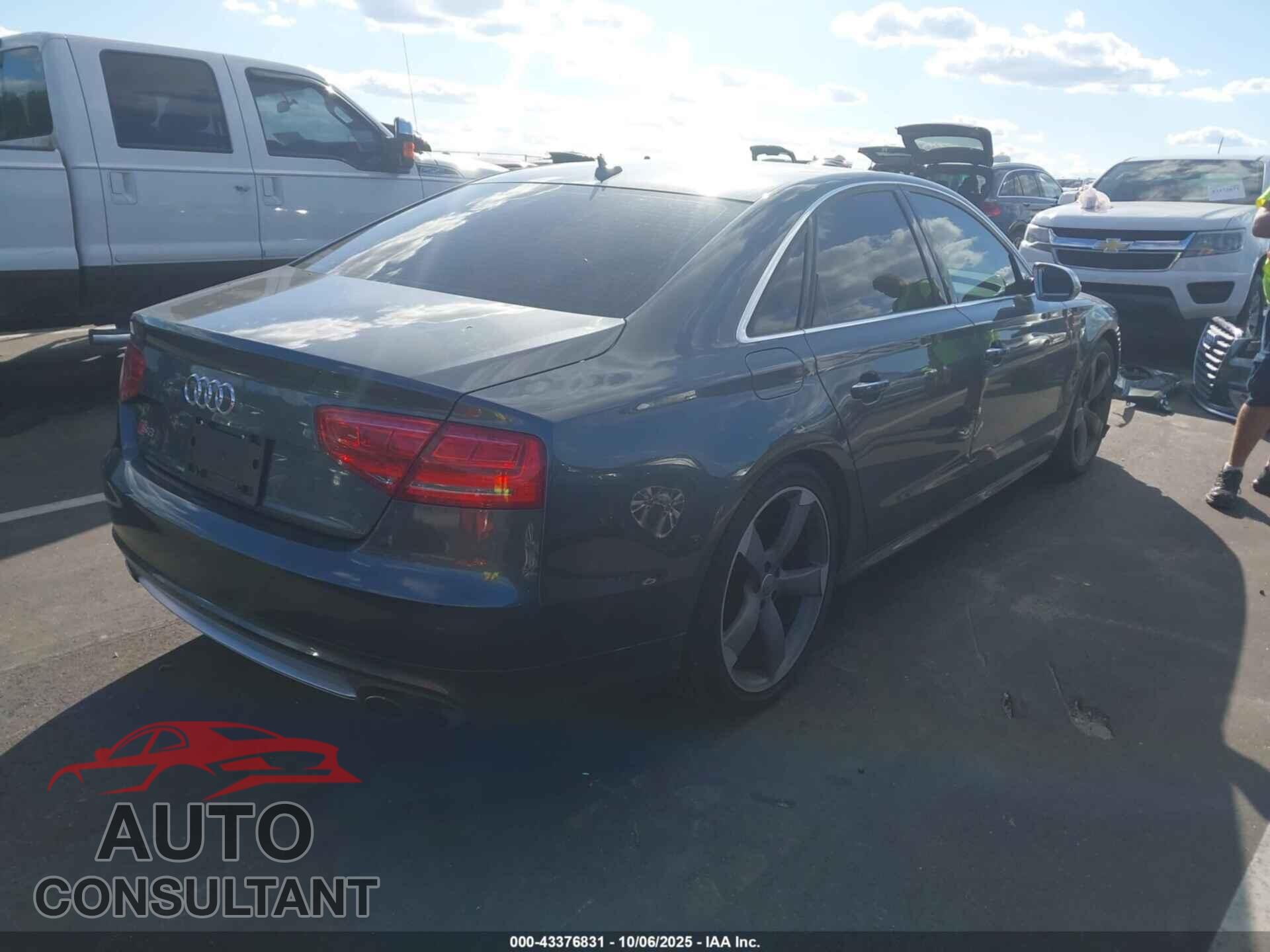 AUDI S8 2014 - WAUD2AFD9EN004471