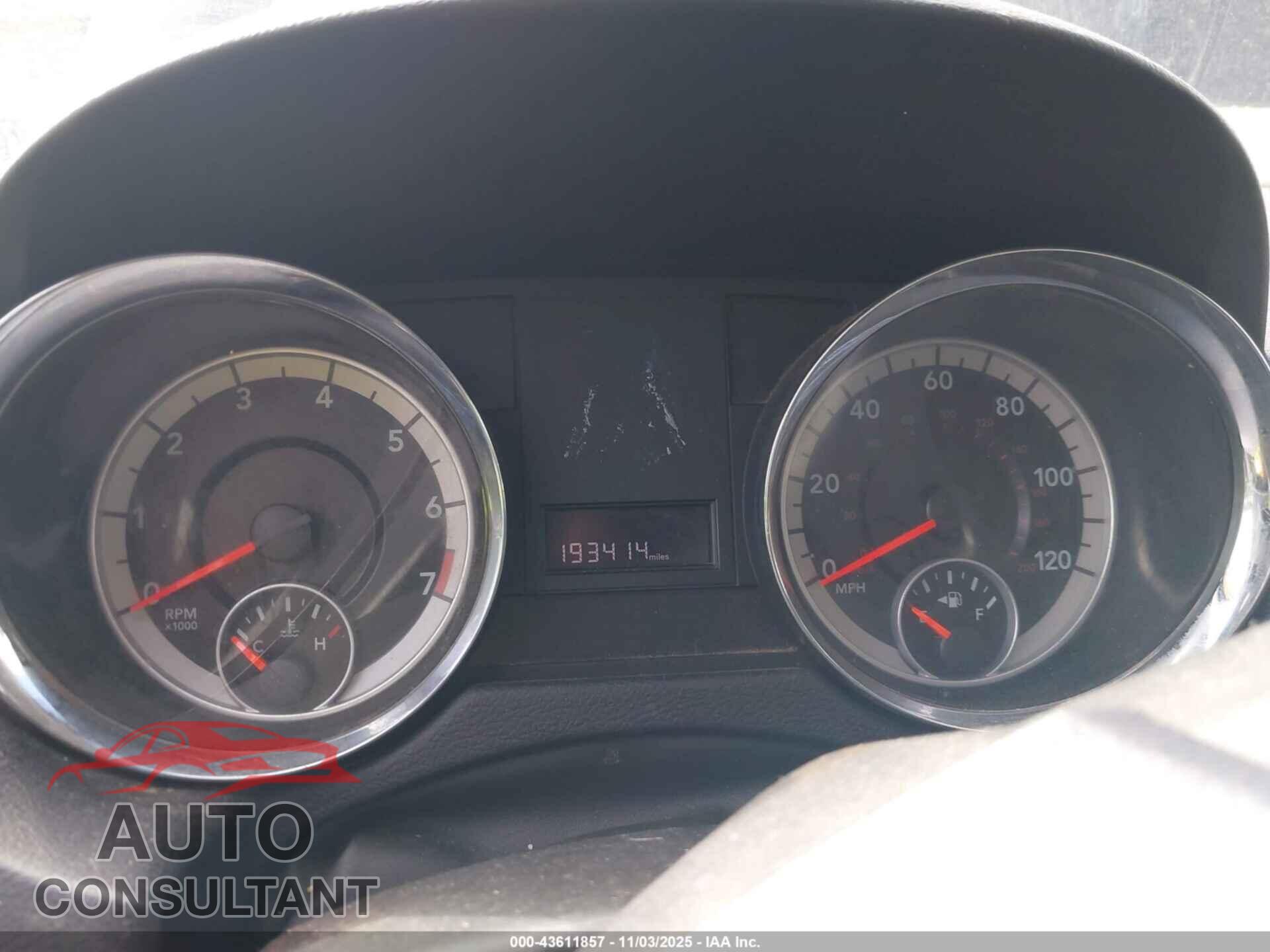 DODGE GRAND CARAVAN 2011 - 2D4RN3DG8BR743213