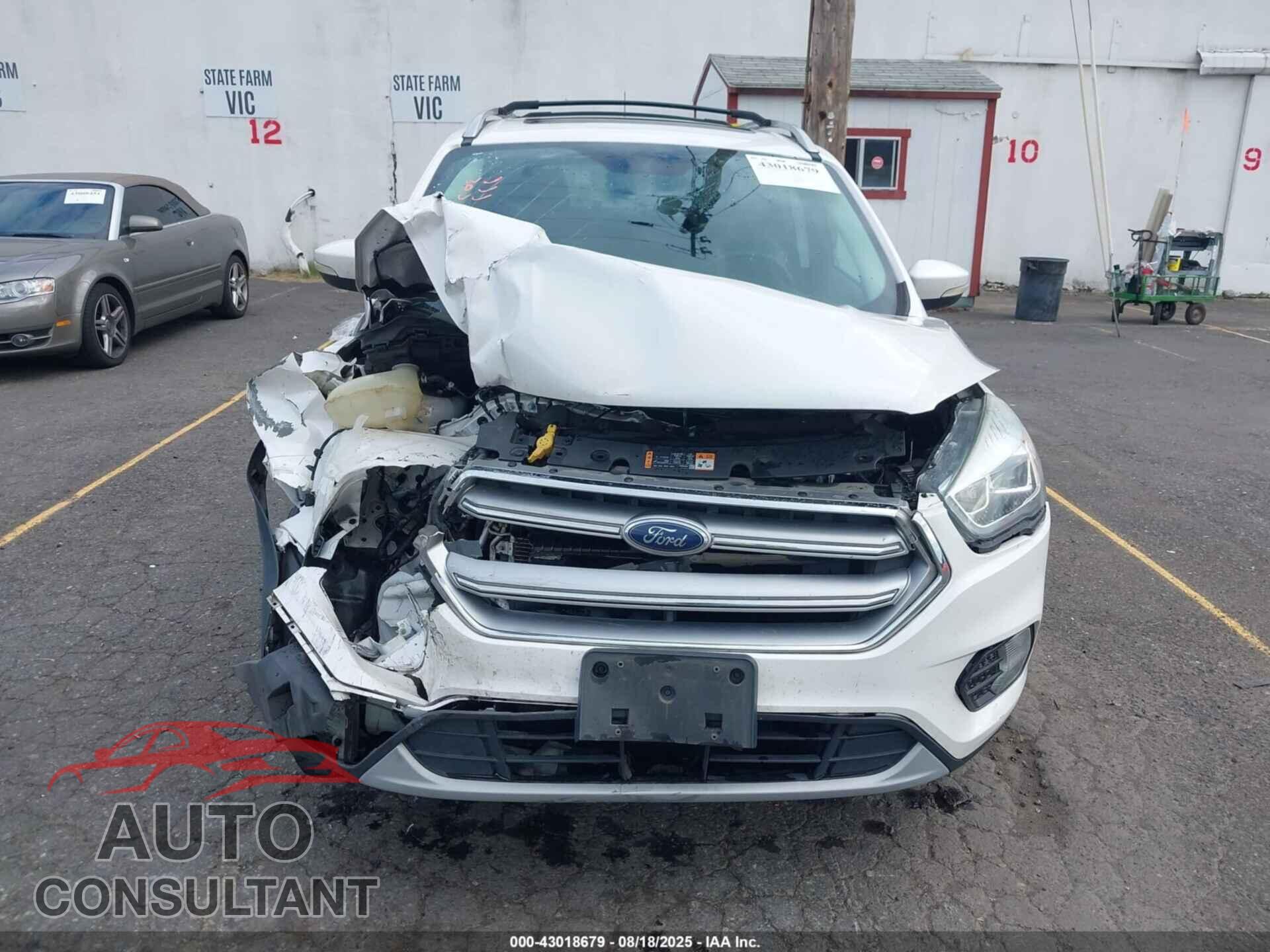 FORD ESCAPE 2017 - 1FMCU9JD3HUD29461