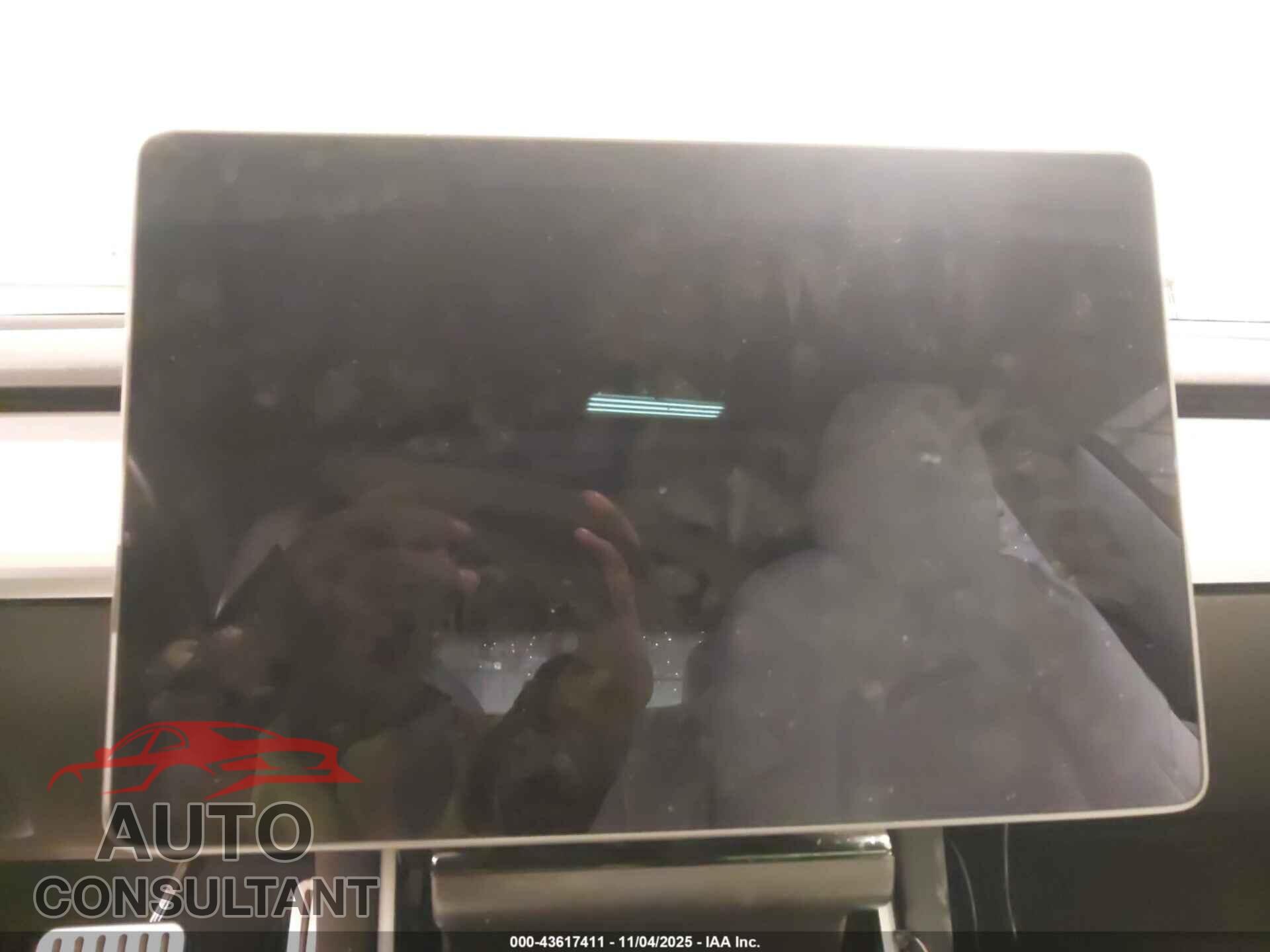 TESLA MODEL 3 2018 - 5YJ3E1EB2JF081729
