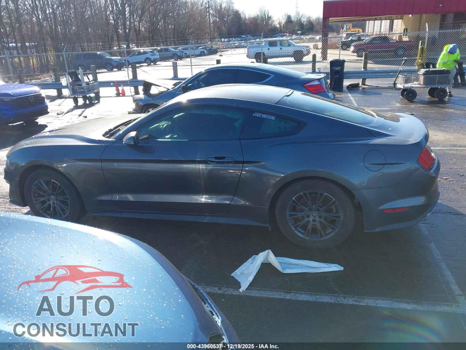 FORD MUSTANG 2018 - 1FA6P8TH9J5158739