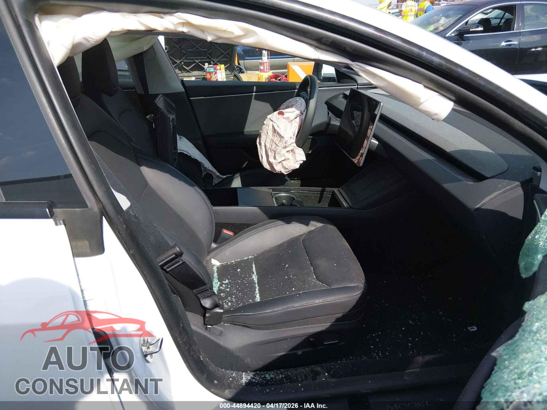 TESLA MODEL 3 2024 - 5YJ3E1EA1RF728186