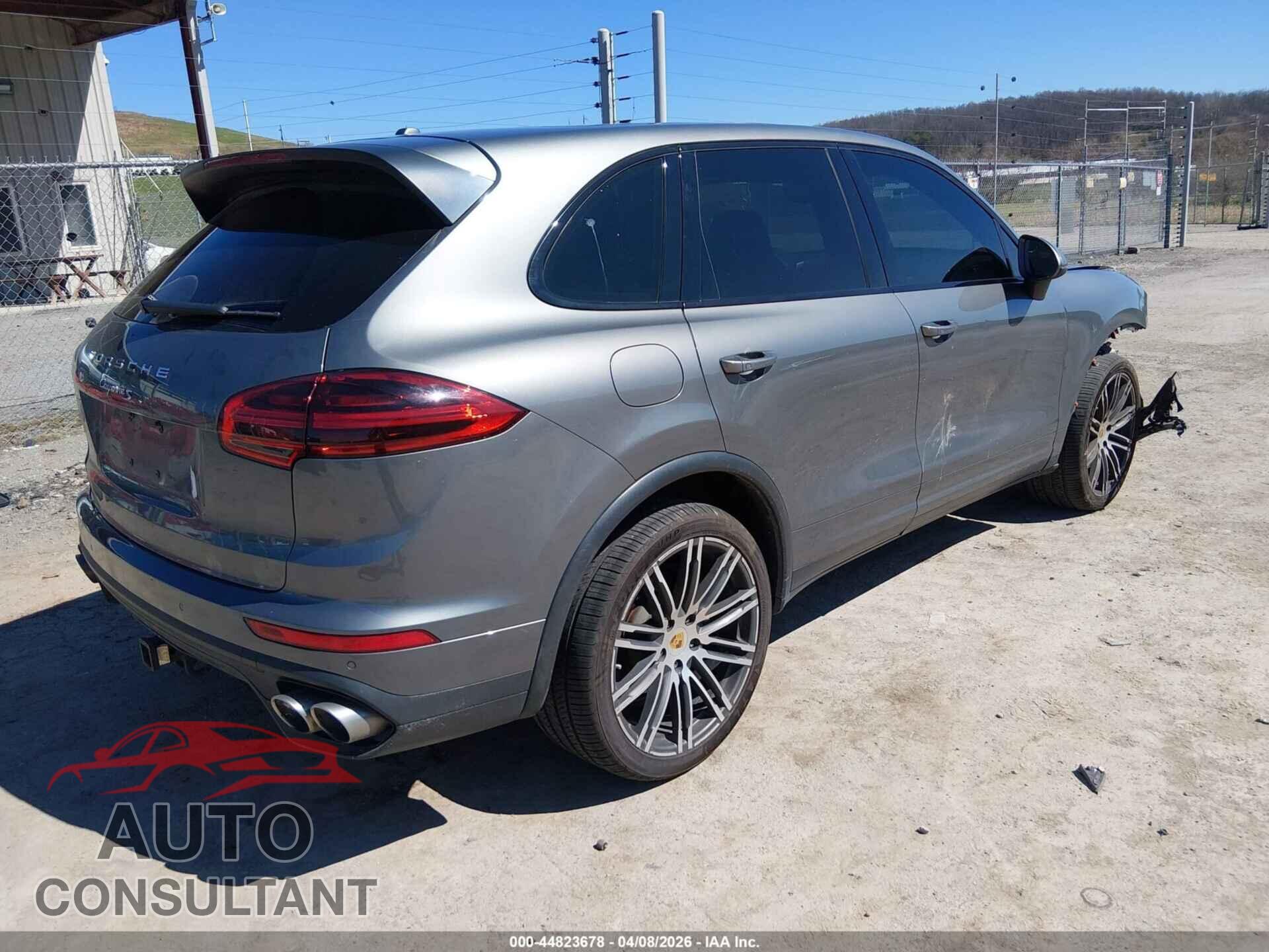 PORSCHE CAYENNE 2017 - WP1AB2A24HLA53304