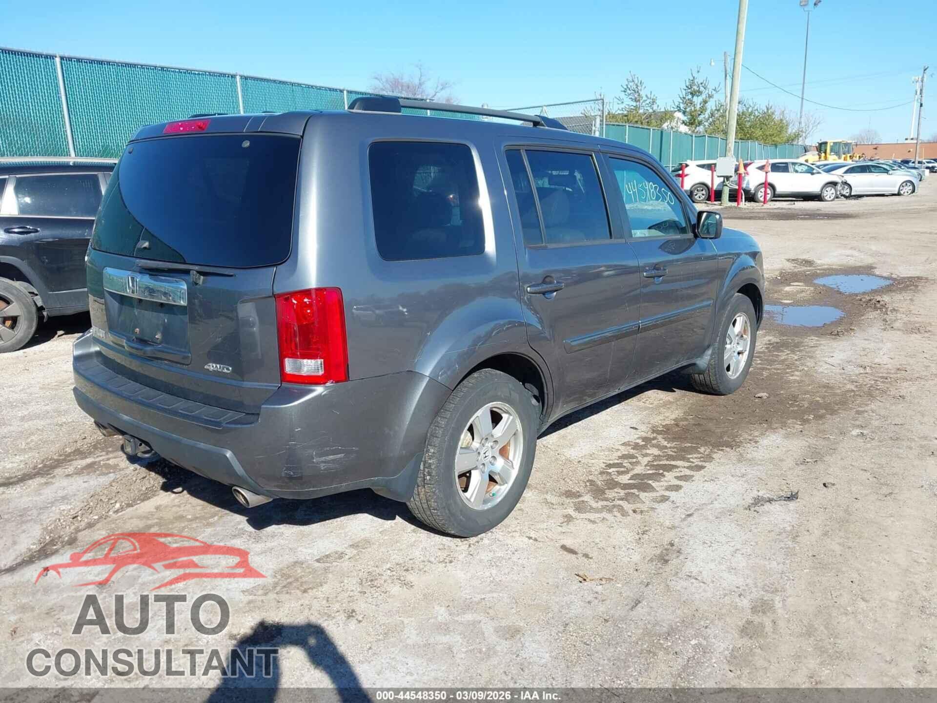 HONDA PILOT 2011 - 5FNYF4H59BB040820