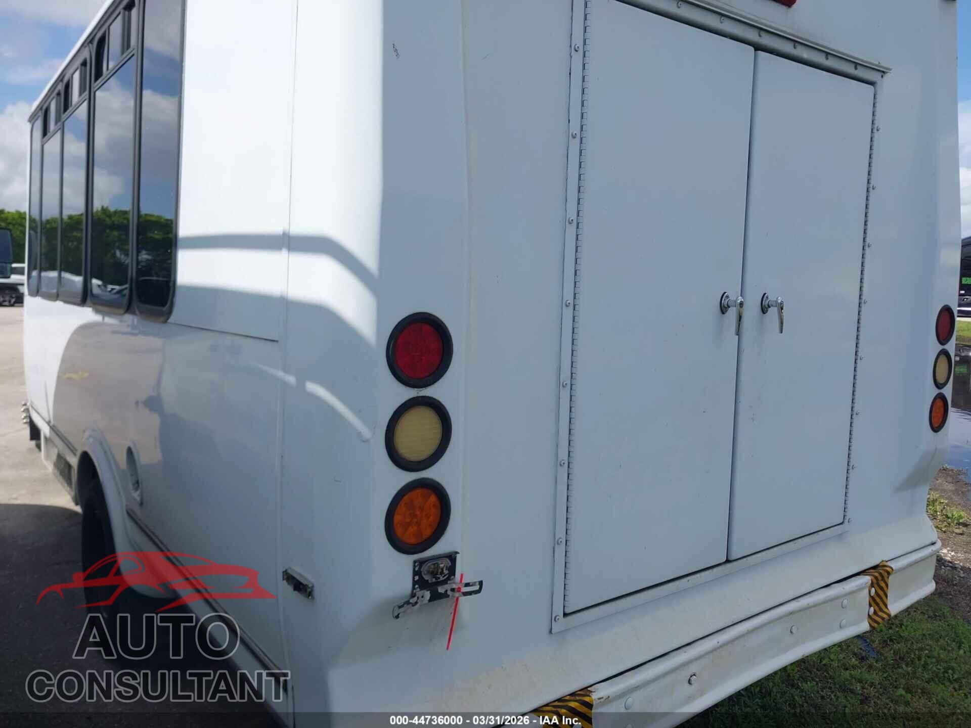 FORD E-450 CUTAWAY 2011 - 1FDFE4FS5BDA34664