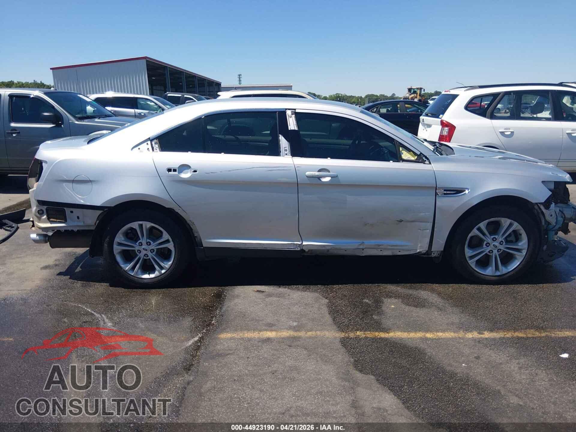 FORD TAURUS 2015 - 1FAHP2E87FG174193