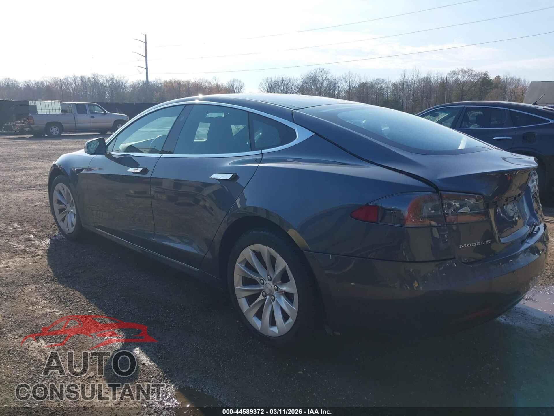 TESLA MODEL S 2018 - 5YJSA1E28JF272207