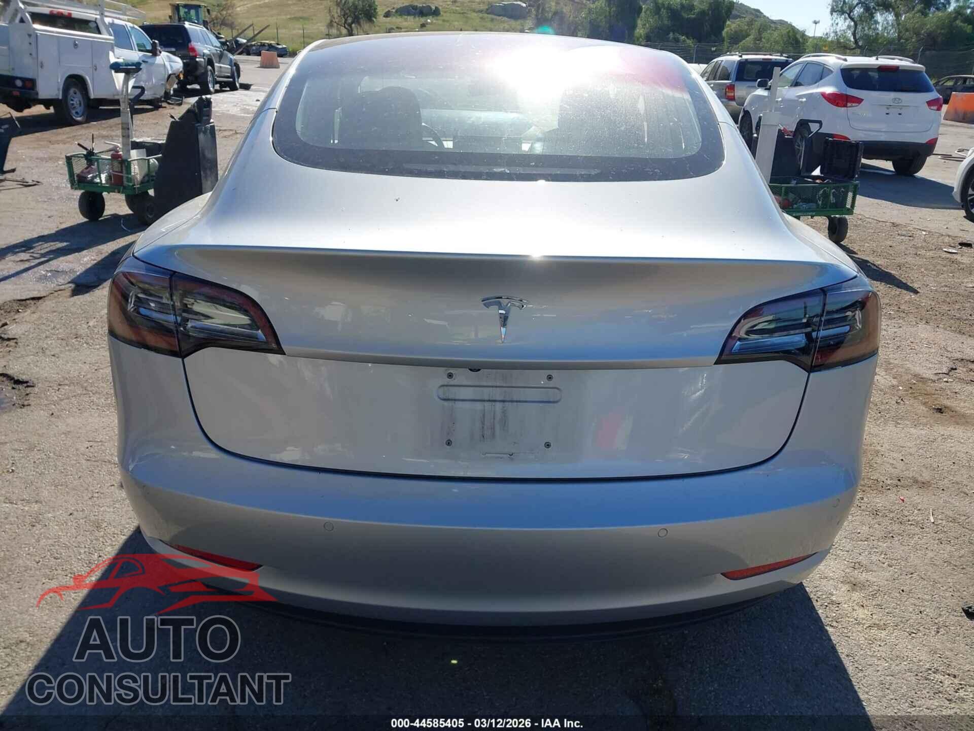TESLA MODEL 3 2018 - 5YJ3E1EA2JF044123