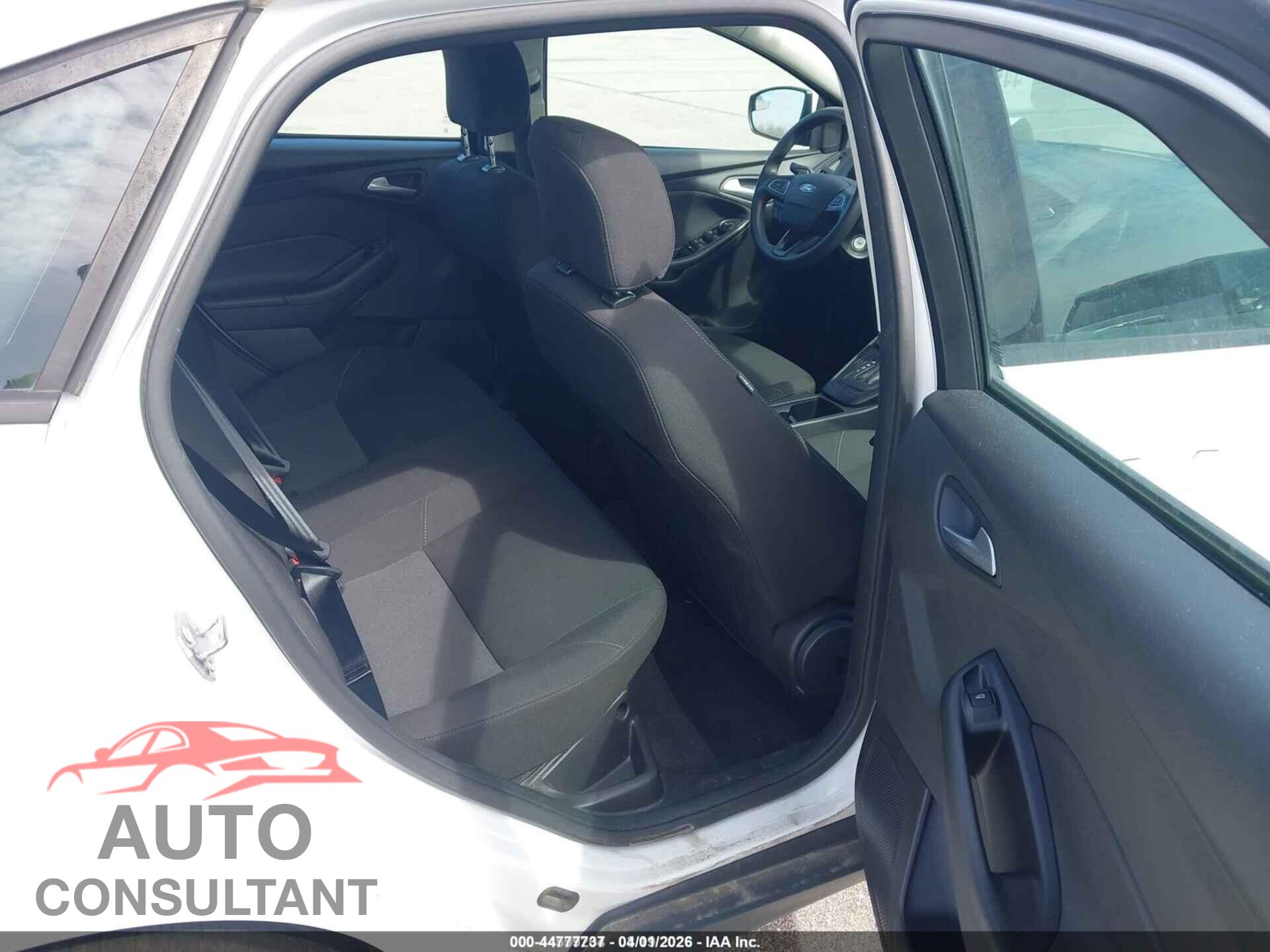FORD FOCUS 2017 - 1FADP3F22HL320296