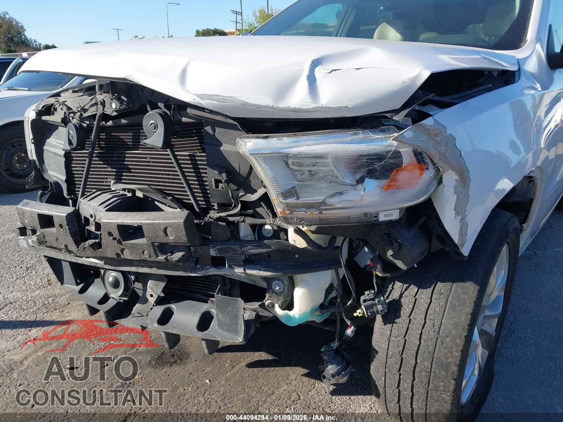 DODGE DURANGO 2018 - 1C4SDHET4JC111939
