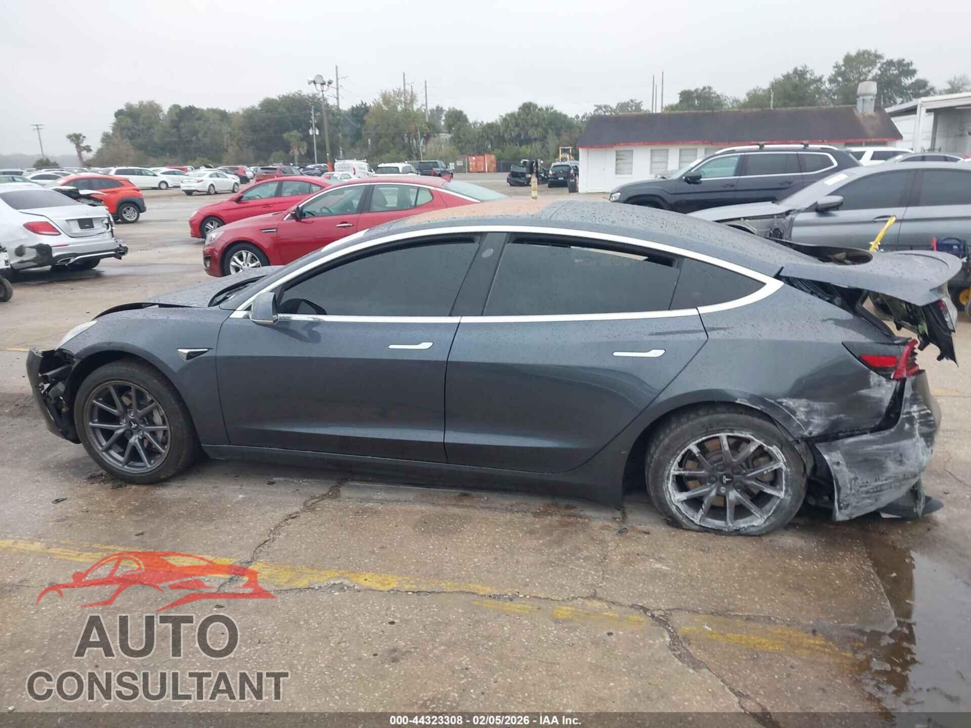 TESLA MODEL 3 2018 - 5YJ3E1EB0JF066095