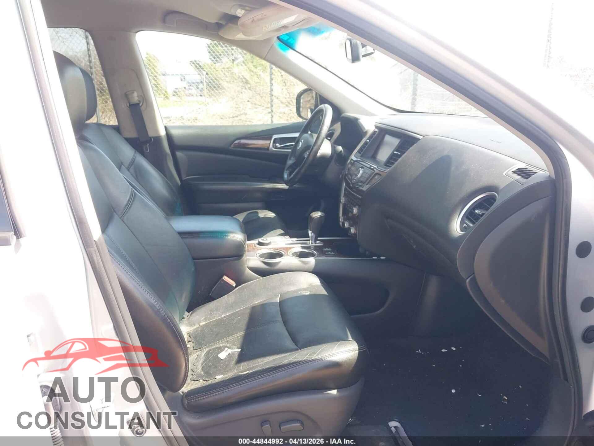 NISSAN PATHFINDER 2013 - 5N1AR2MM1DC637384