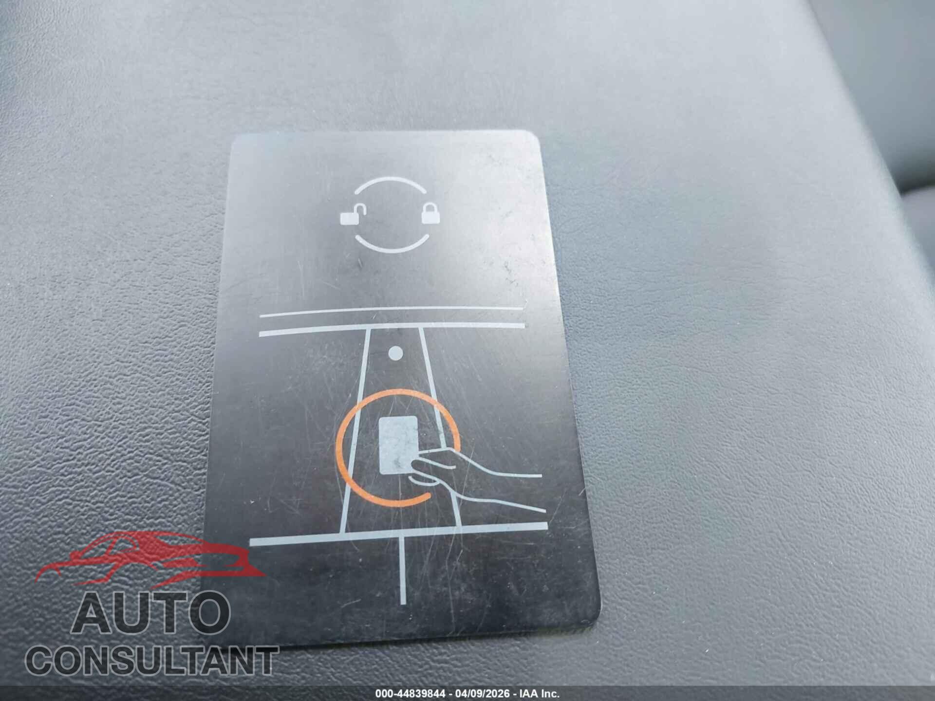 TESLA MODEL Y 2024 - 7SAYGDED3RF167357