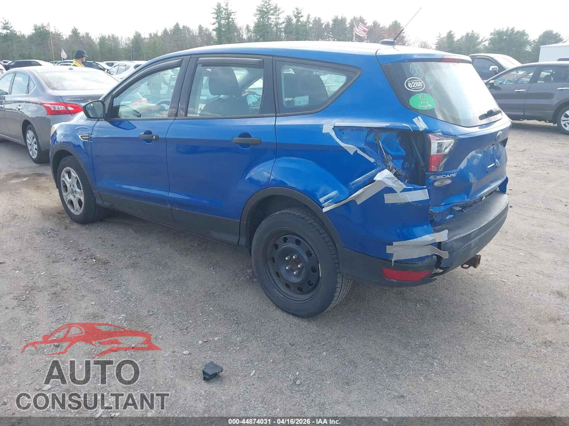 FORD ESCAPE 2017 - 1FMCU0F78HUC40645