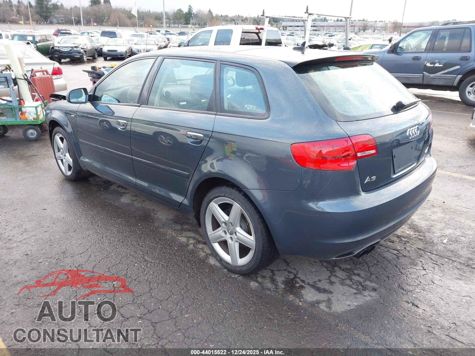 AUDI A3 2012 - WAUBEAFM7CA059245