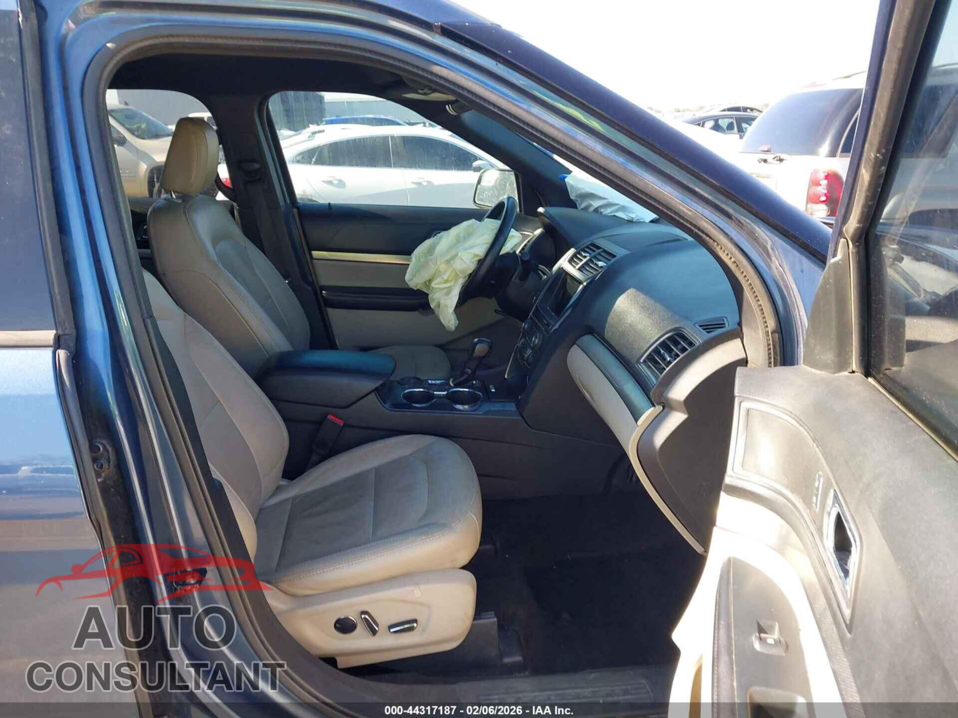 FORD EXPLORER 2018 - 1FM5K7D80JGB17588