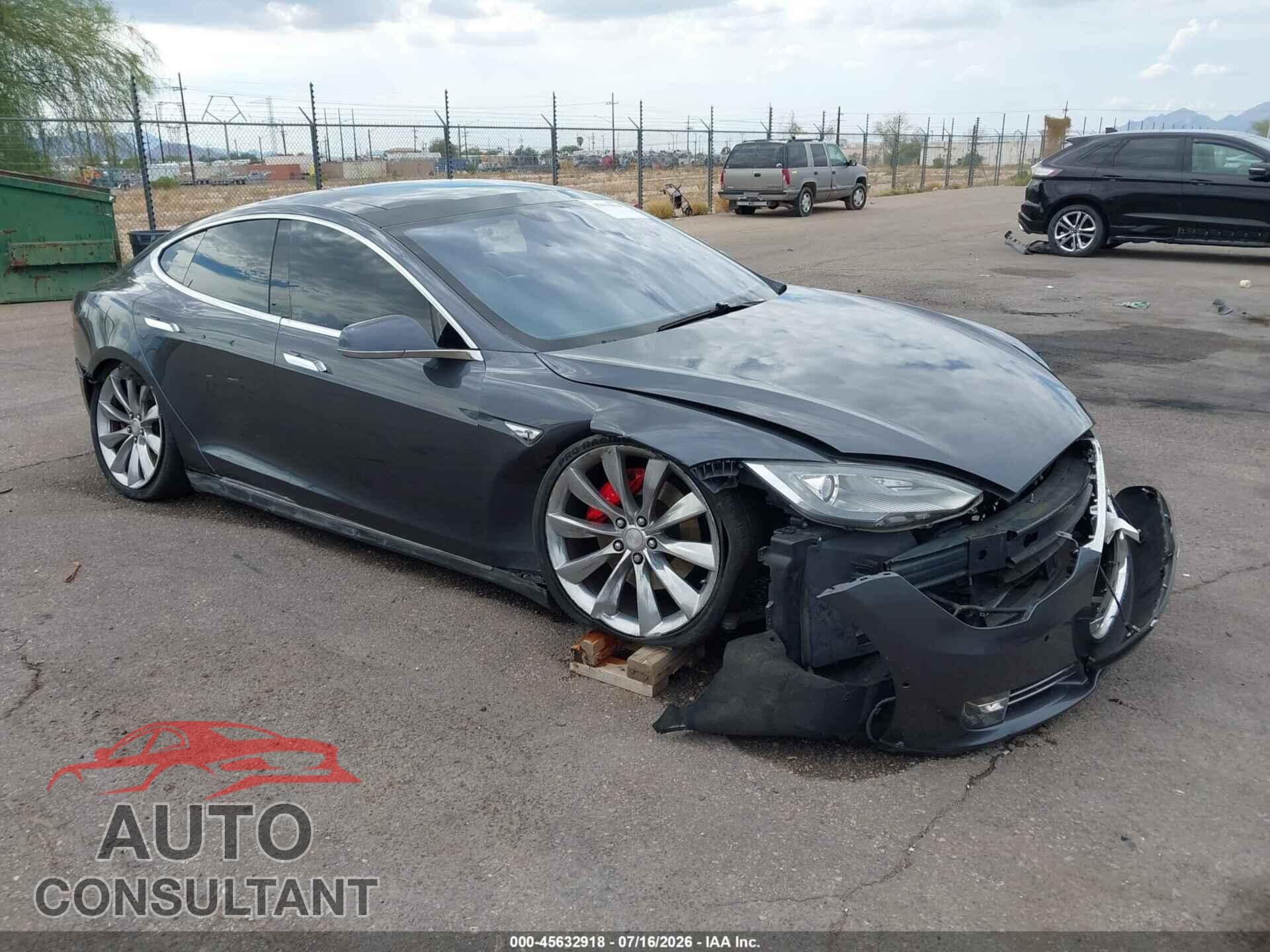 TESLA MODEL S 2015 - 5YJSA1E48FF116158