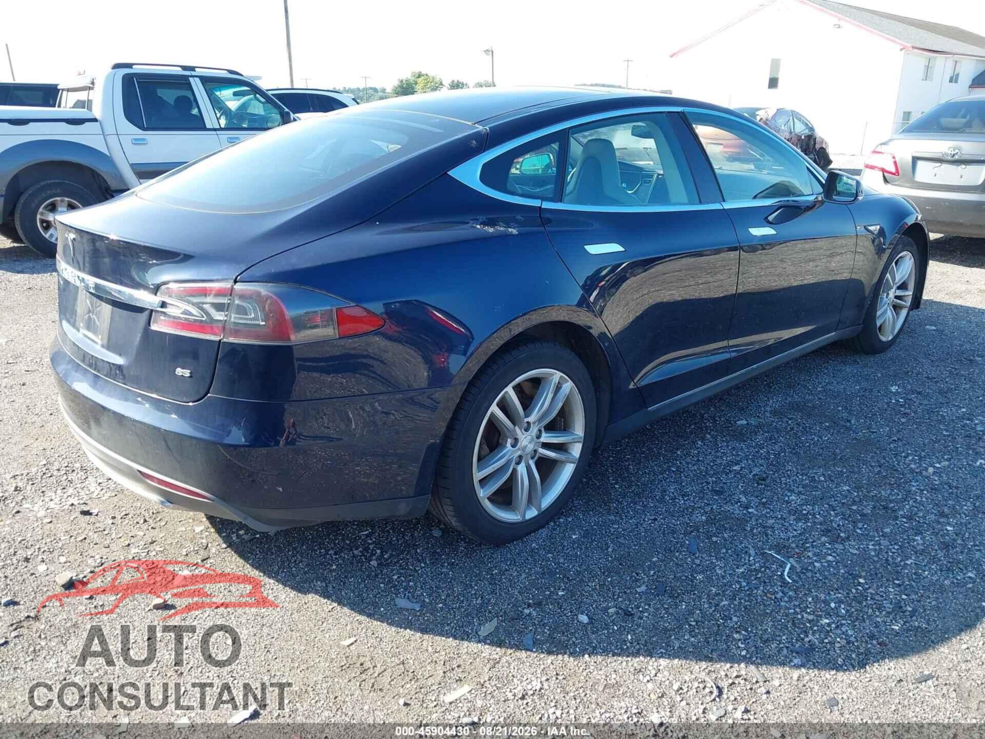 TESLA MODEL S 2015 - 5YJSA1E2XFF111879