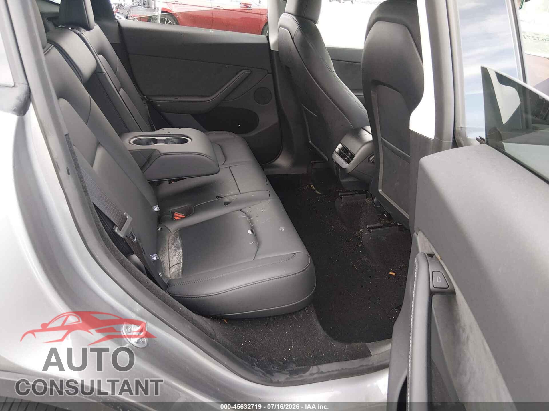 TESLA MODEL Y 2024 - 7SAYGDEE4RA319829
