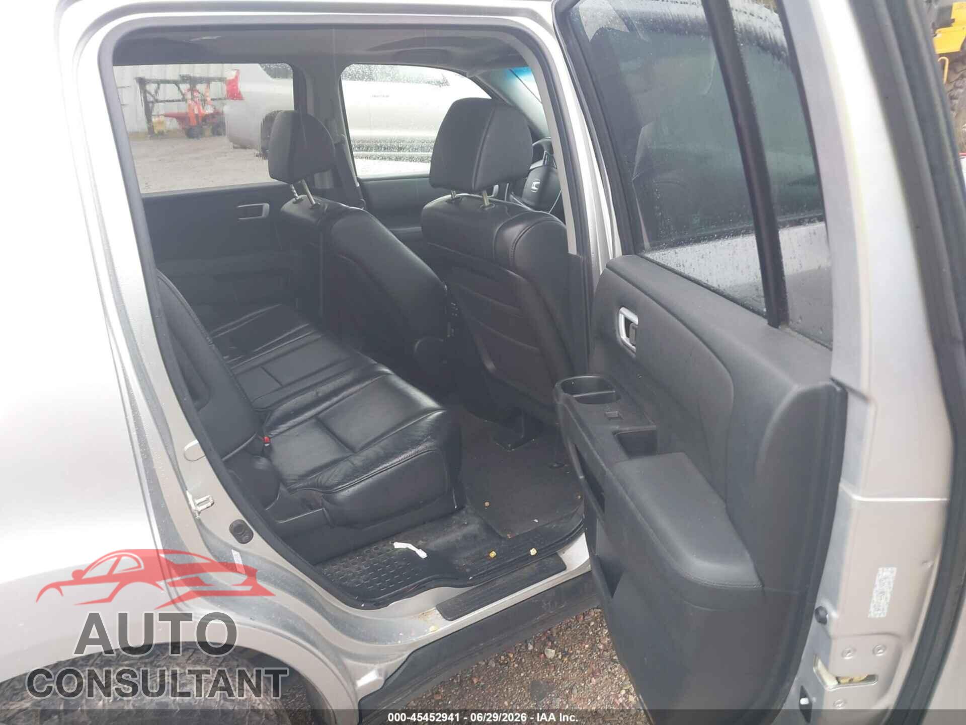 HONDA PILOT 2011 - 5FNYF4H53BB095781